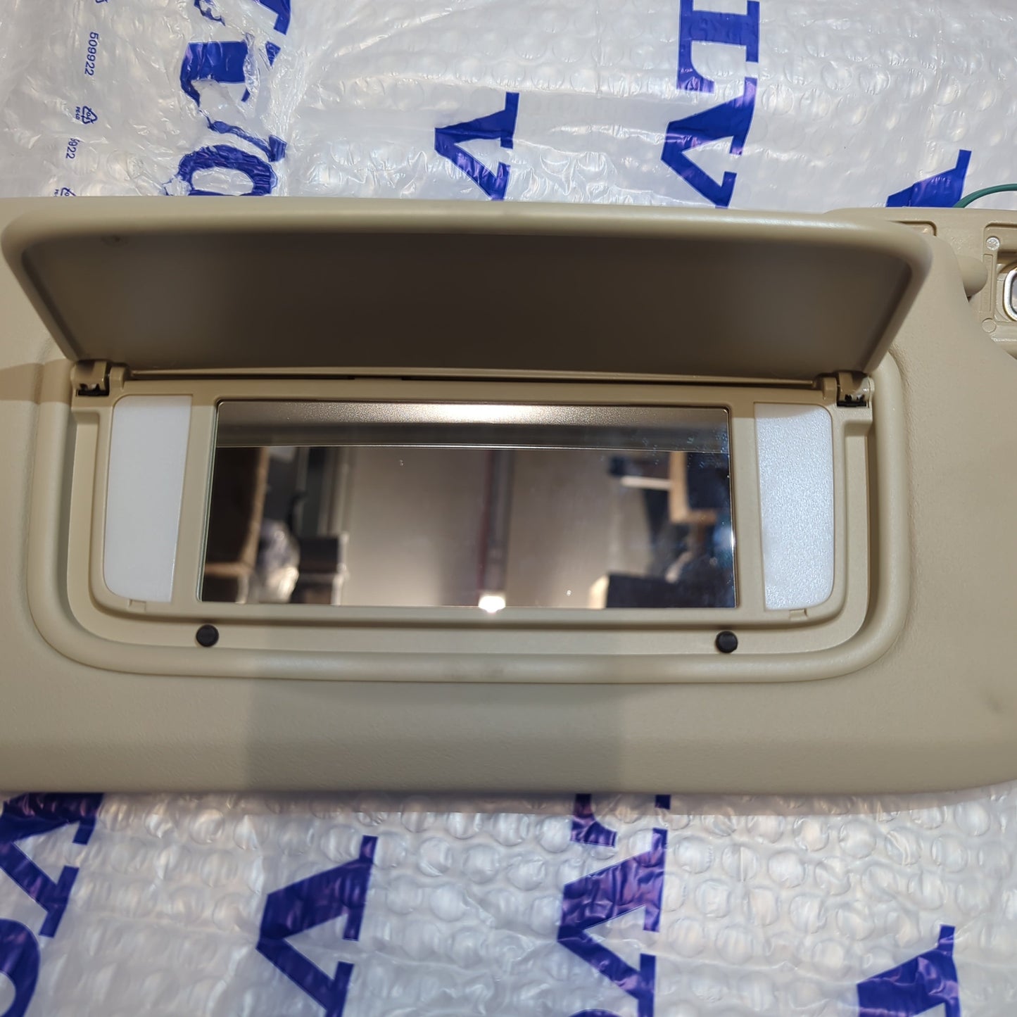 Genuine Beige Sun Visor with Mirror - Volvo XC60 2017 | 39816754
