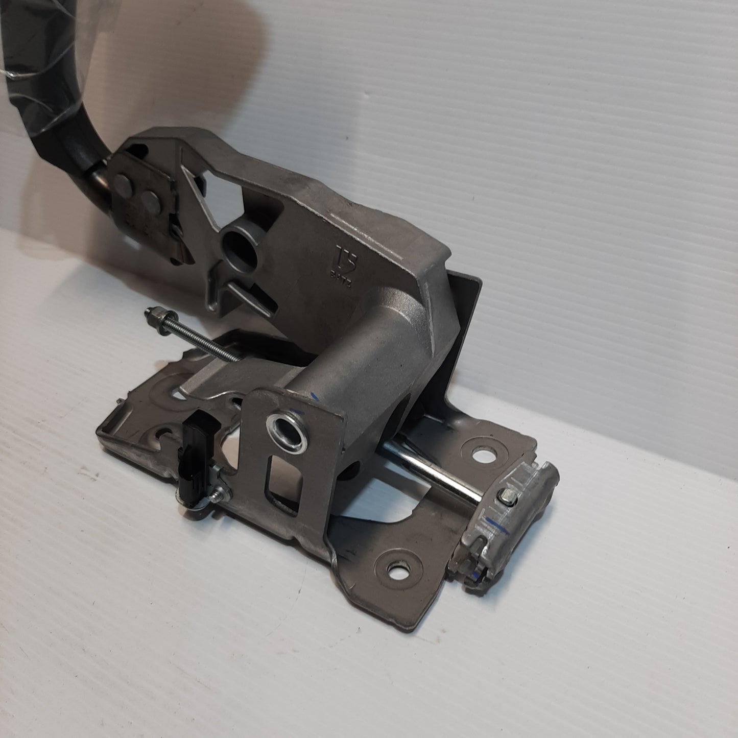 Genuine Vauxhall Handbrake Lever | 39222218