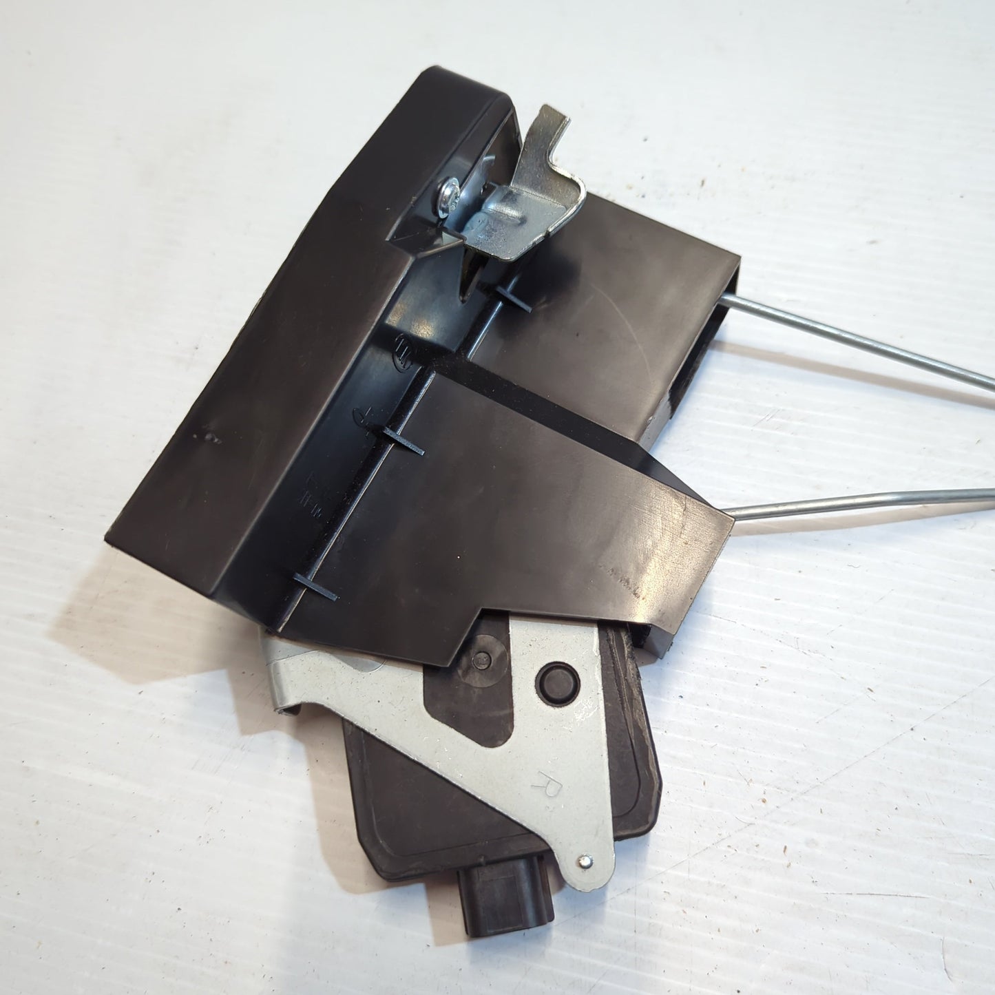 Genuine Rear Right Door Latch - Kia Rio 2000-2005 | 81420FD100