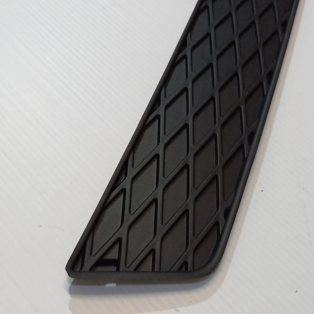 Genuine Rear Bumper Trim Insert - Ford Mondeo 2004-2007 | 1445565