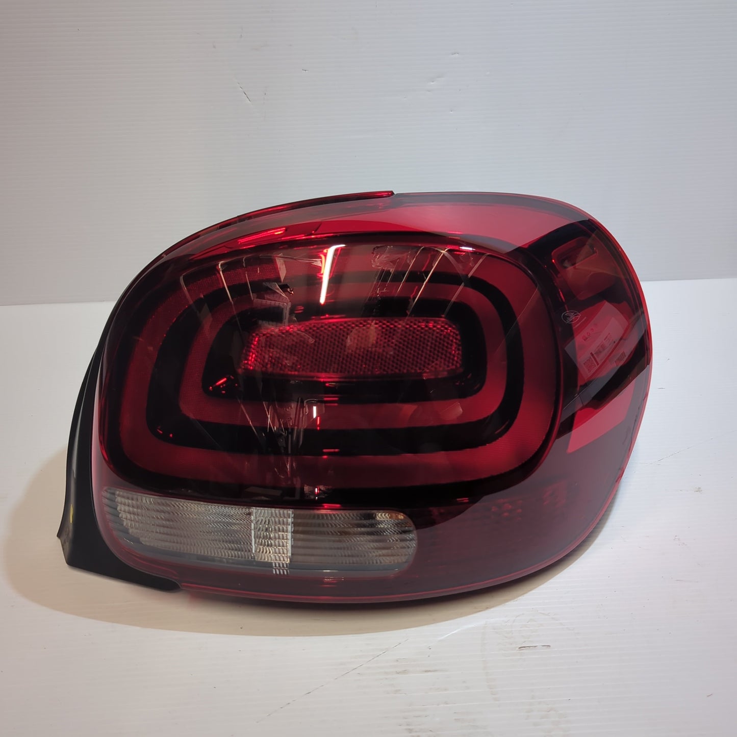 Genuine Peugeot Tail | 9812257680