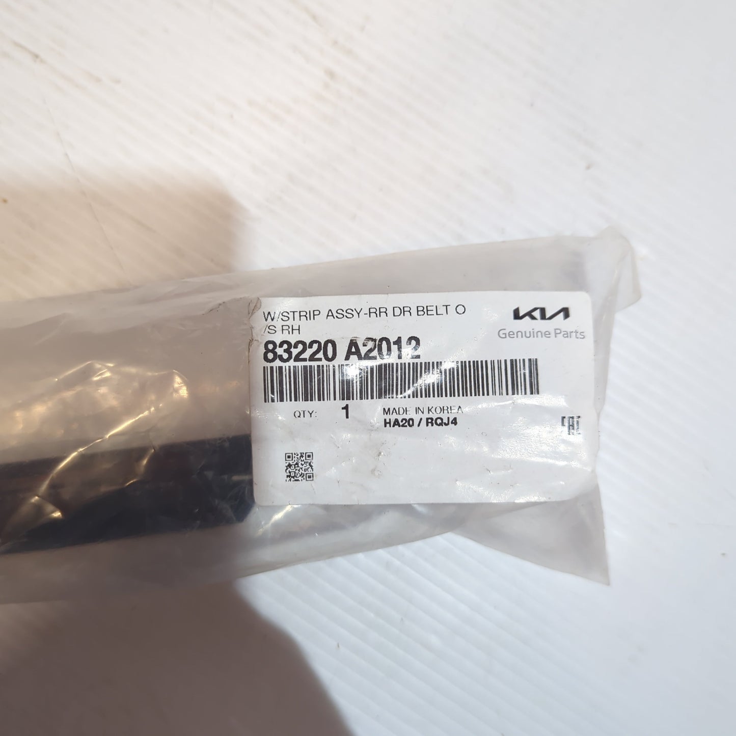Genuine Kia W/Strip Assy-Rr Dr B | 83220A2012