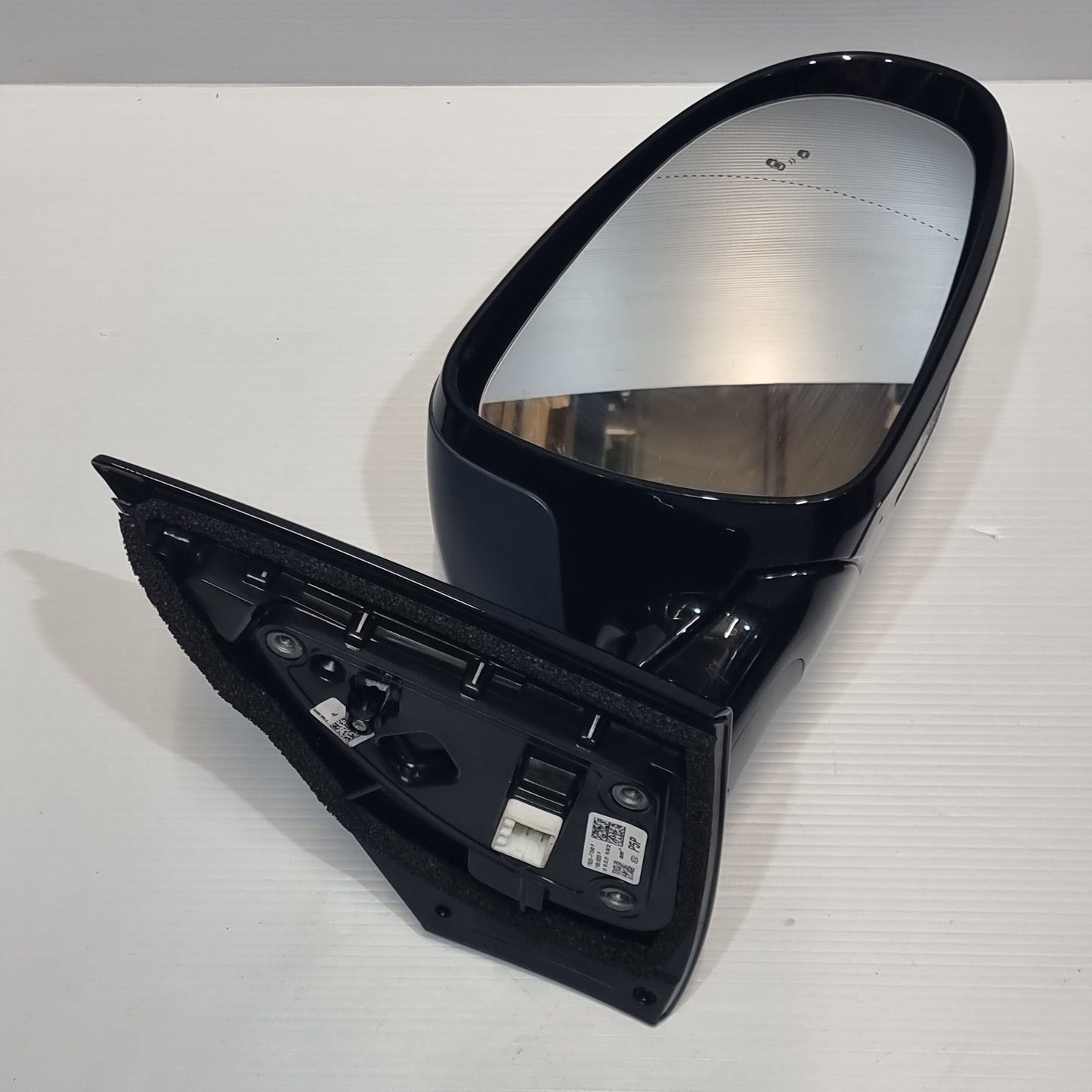 Genuine Right Wing Mirror with Indicator - Kia Sportage 2015-2018 | 87620F1340