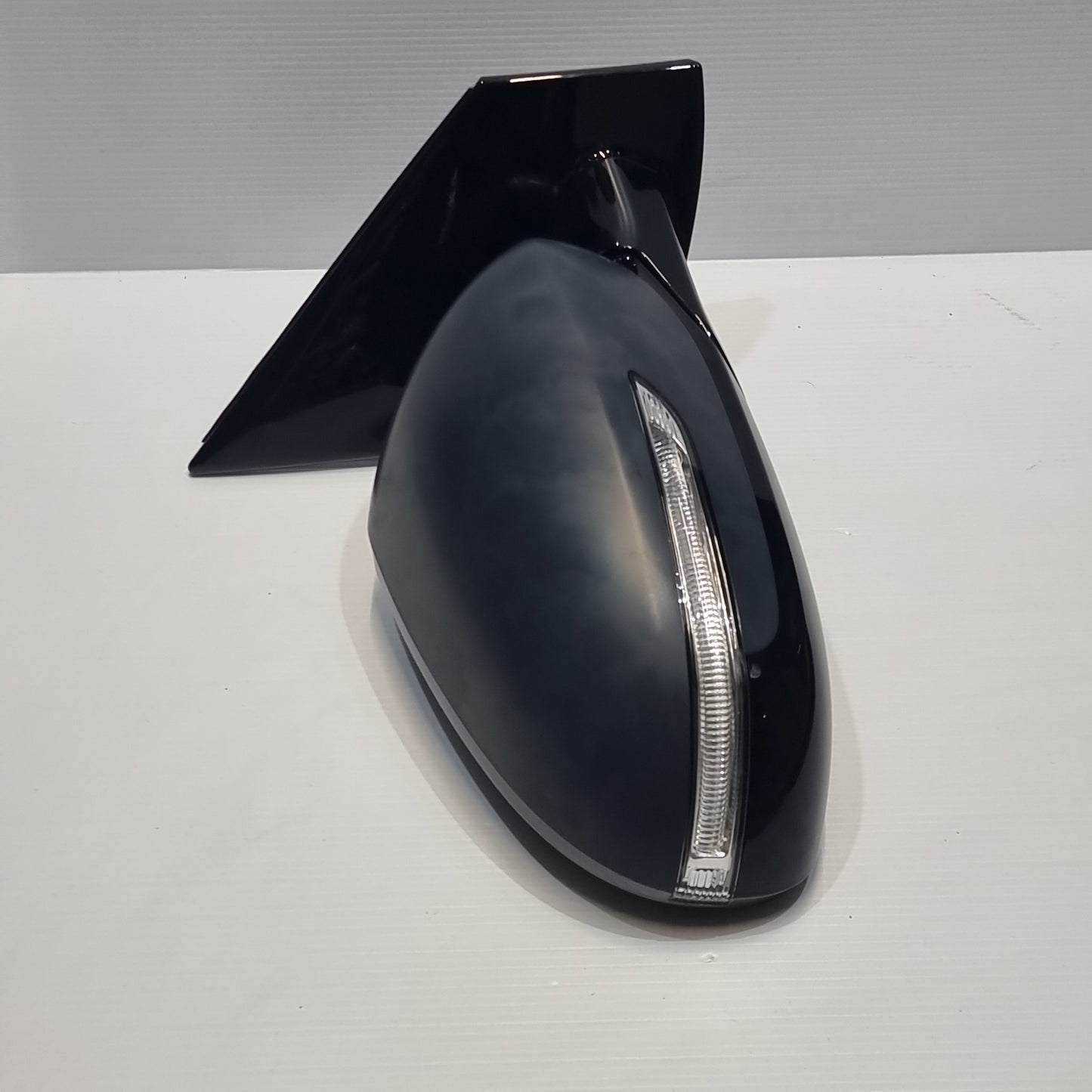 Genuine Right Wing Mirror with Indicator - Kia Sportage 2015-2018 | 87620F1340
