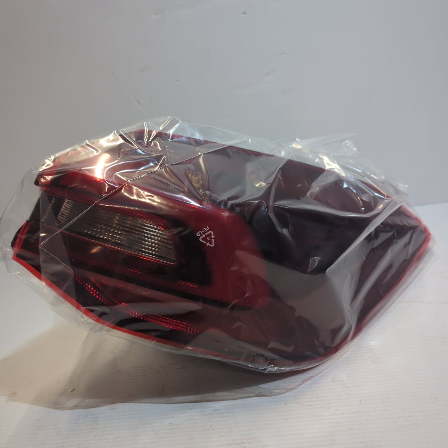 Genuine Rear Lamp - Ford Focus | 2673311