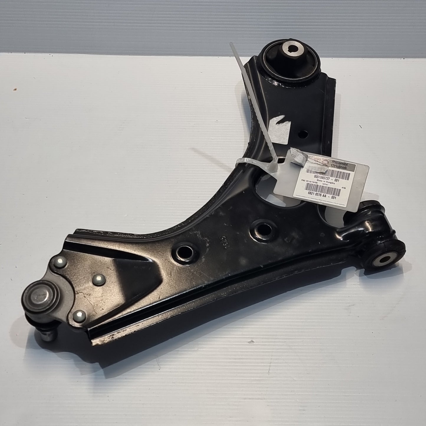 Genuine Left Swinging Arm - Fiat 500L 2012-2017 | 51885737