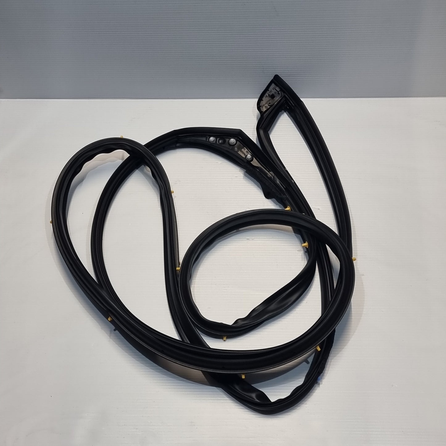Genuine Front Door Seal - Renault Kadjar | 808305263R