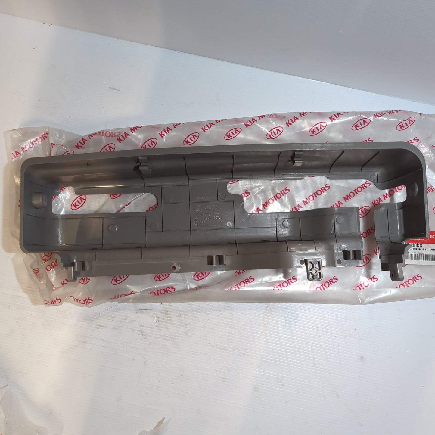 Genuine 3rd Row Left Seat Cushion Moulding - Kia Sedona 2006-2012 | 891624D410KS