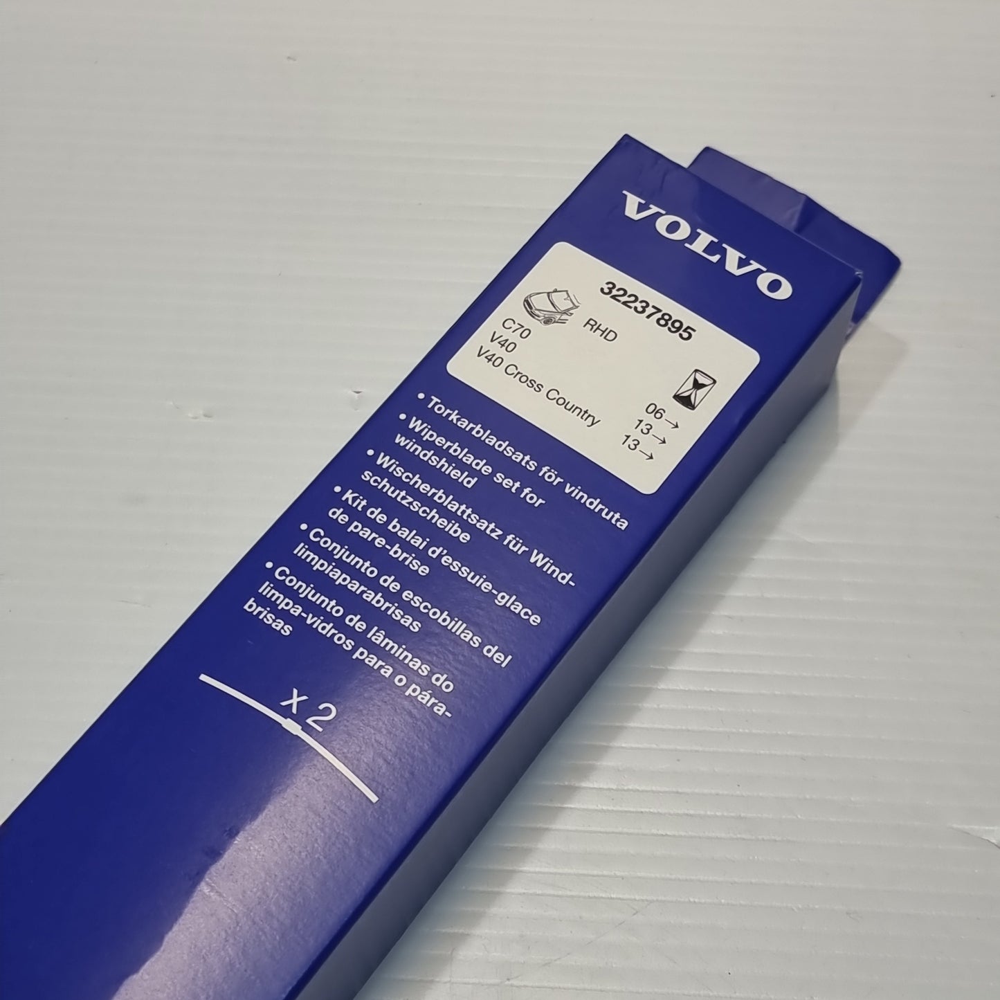 Genuine Wiper Blade Kit - Volvo C70 / C40 | 32237895