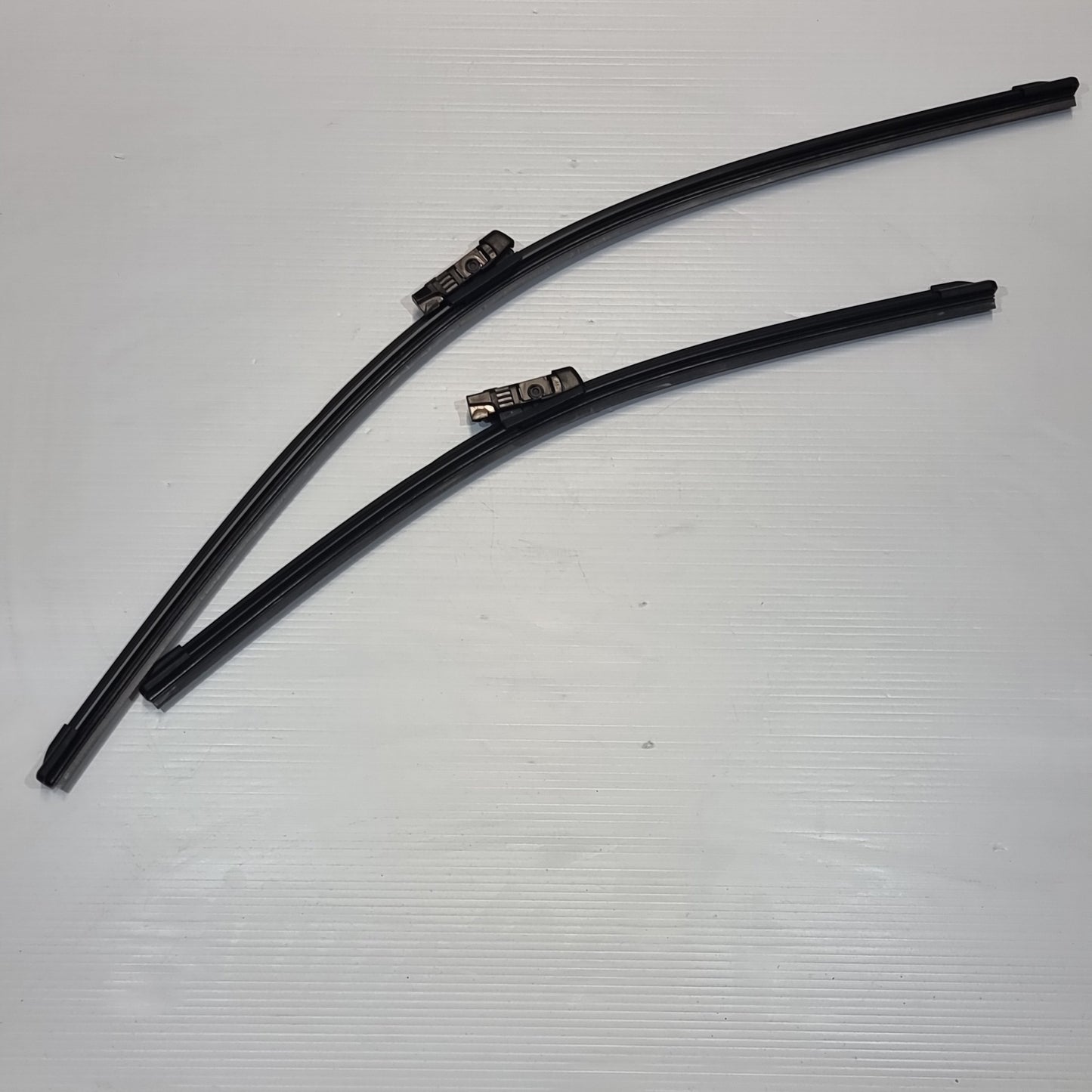 Genuine Wiper Blade Kit - Volvo C70 / C40 | 32237895