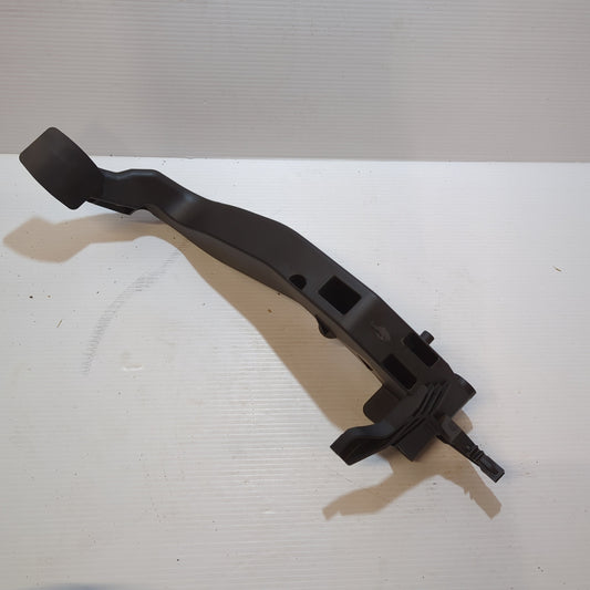 Genuine Clutch Pedal Arm - Suzuki Vitara 2015- | 49812-61M00-000
