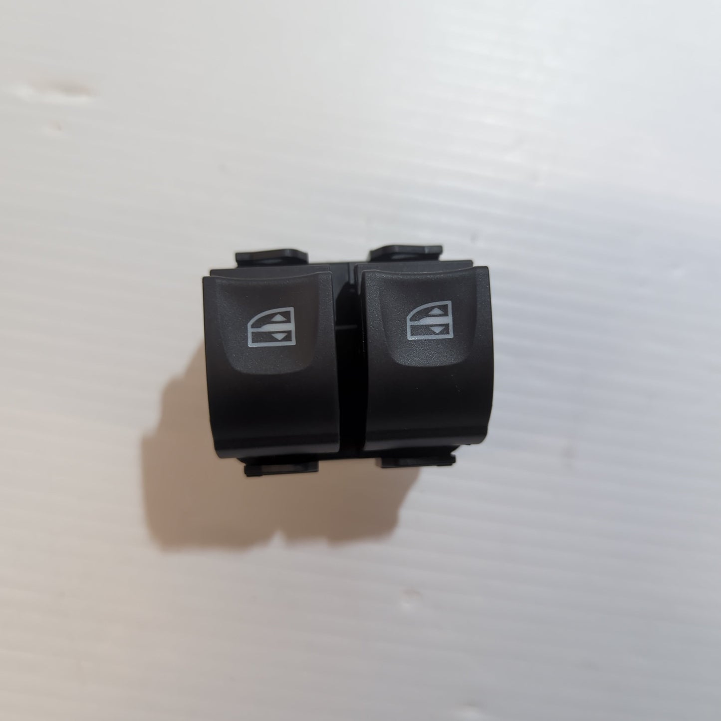 Genuine Nissan Switch Assy-Pow | 2541100Q1G