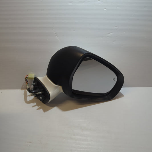 Genuine Right Rear View Mirror - Suzuki SX4 S-Cross | 84701-61MJ2-26U