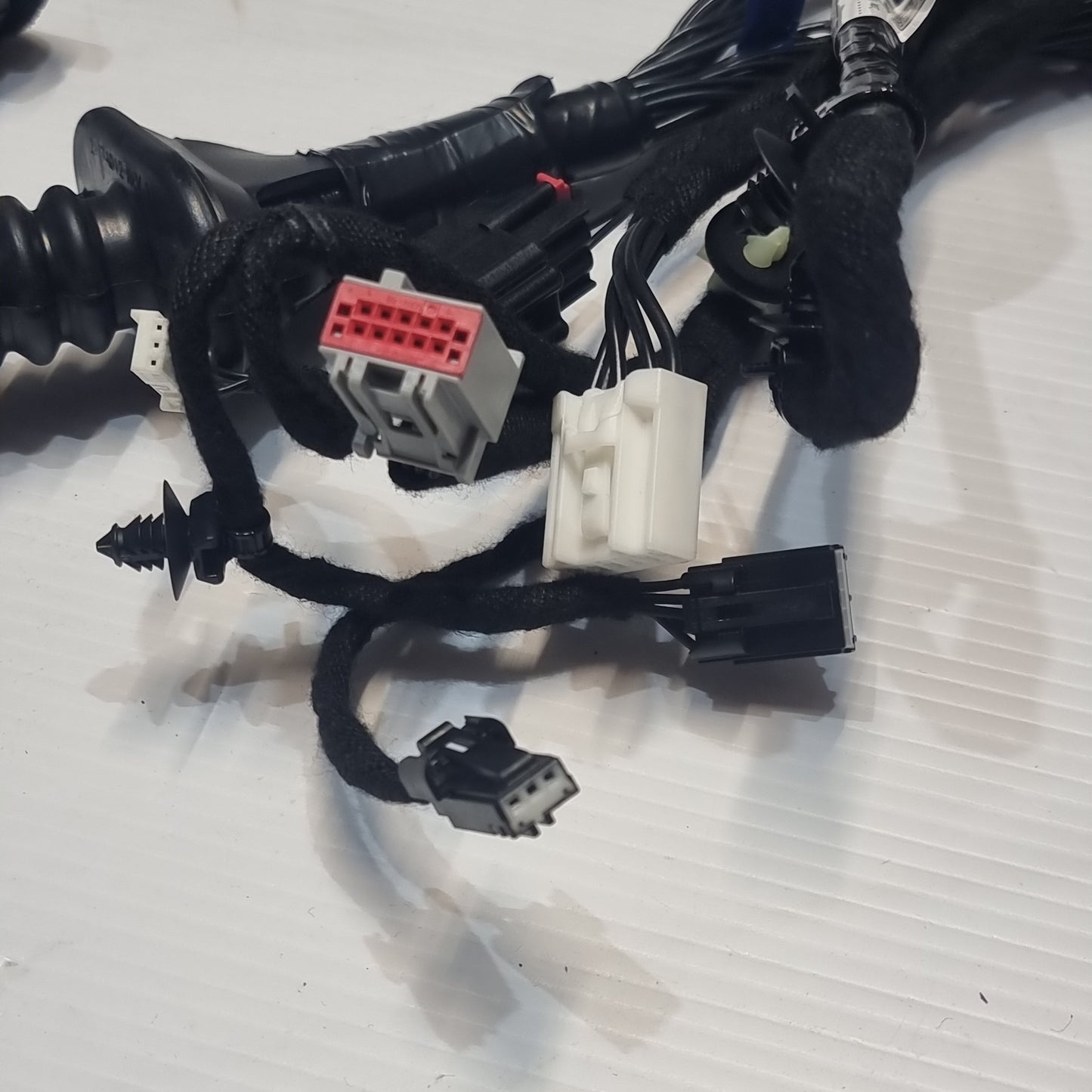 Genuine Right Door Jumper Wire Assembly - Ford Ranger 2011- | 2387560