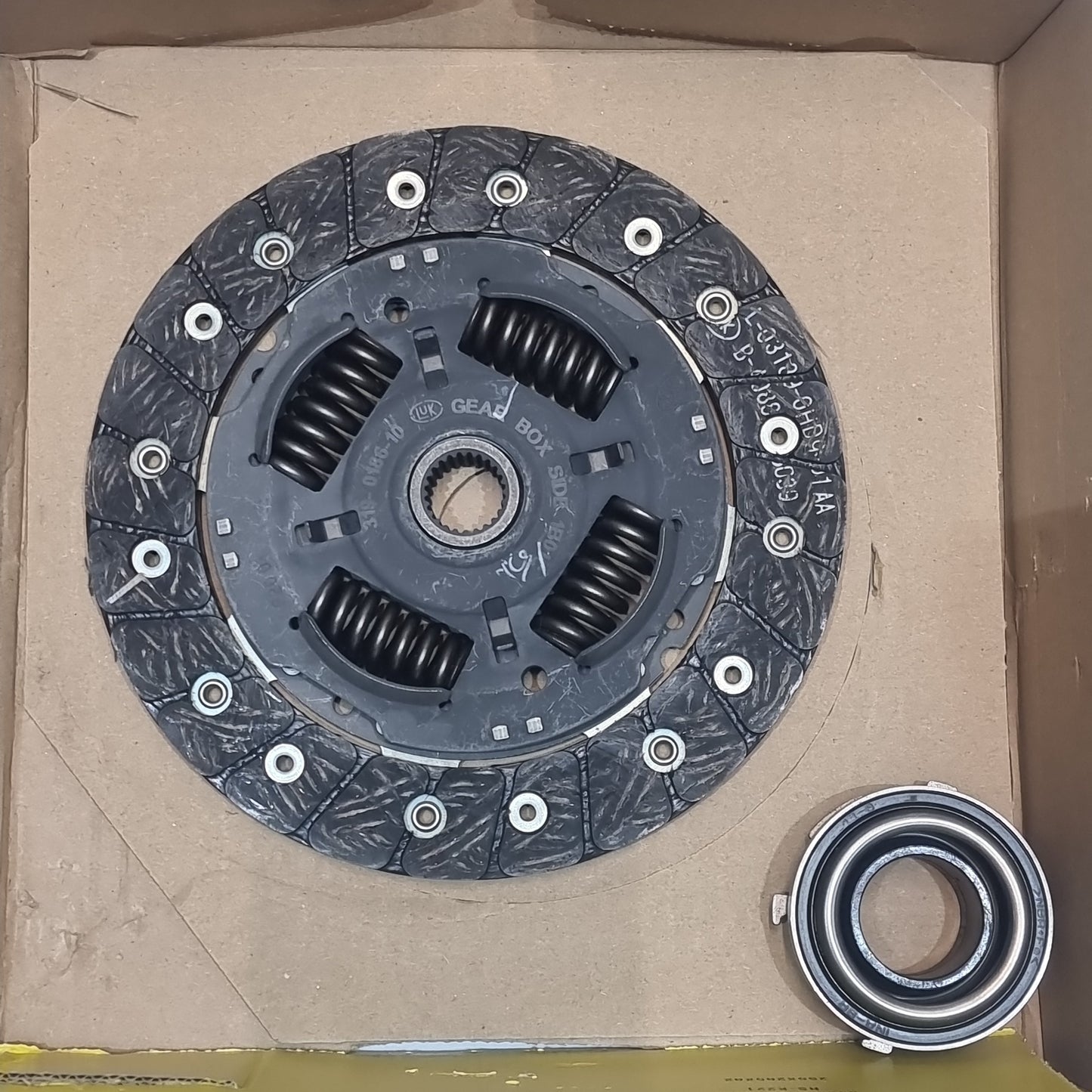 LUK 2 Piece Clutch Kit - Suitable for Kia and Hyundai | 620323800