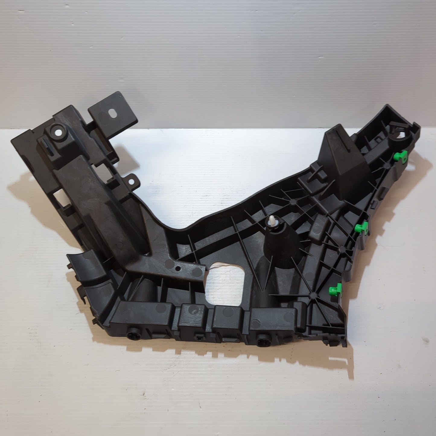 Genuine Volvo Bracket | 31690706