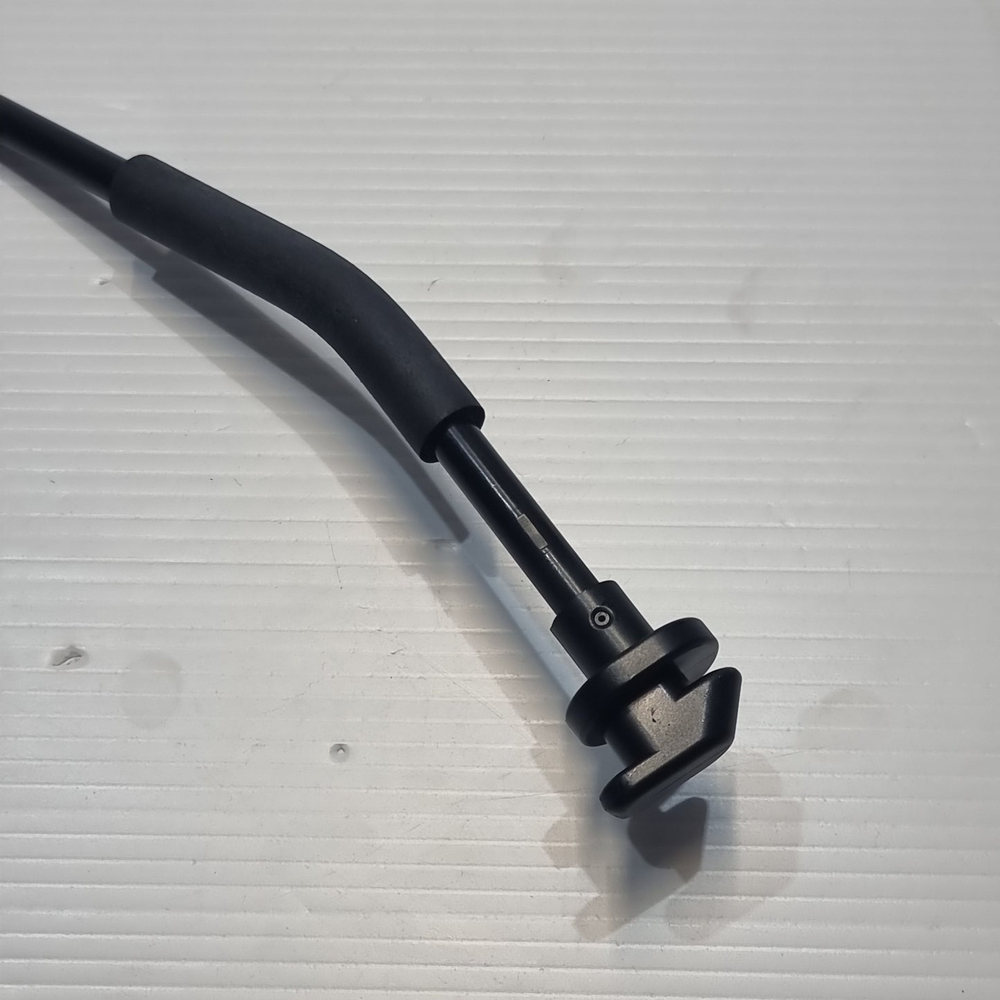 Genuine Mazda Stay,Lock-Bonne | D65156651