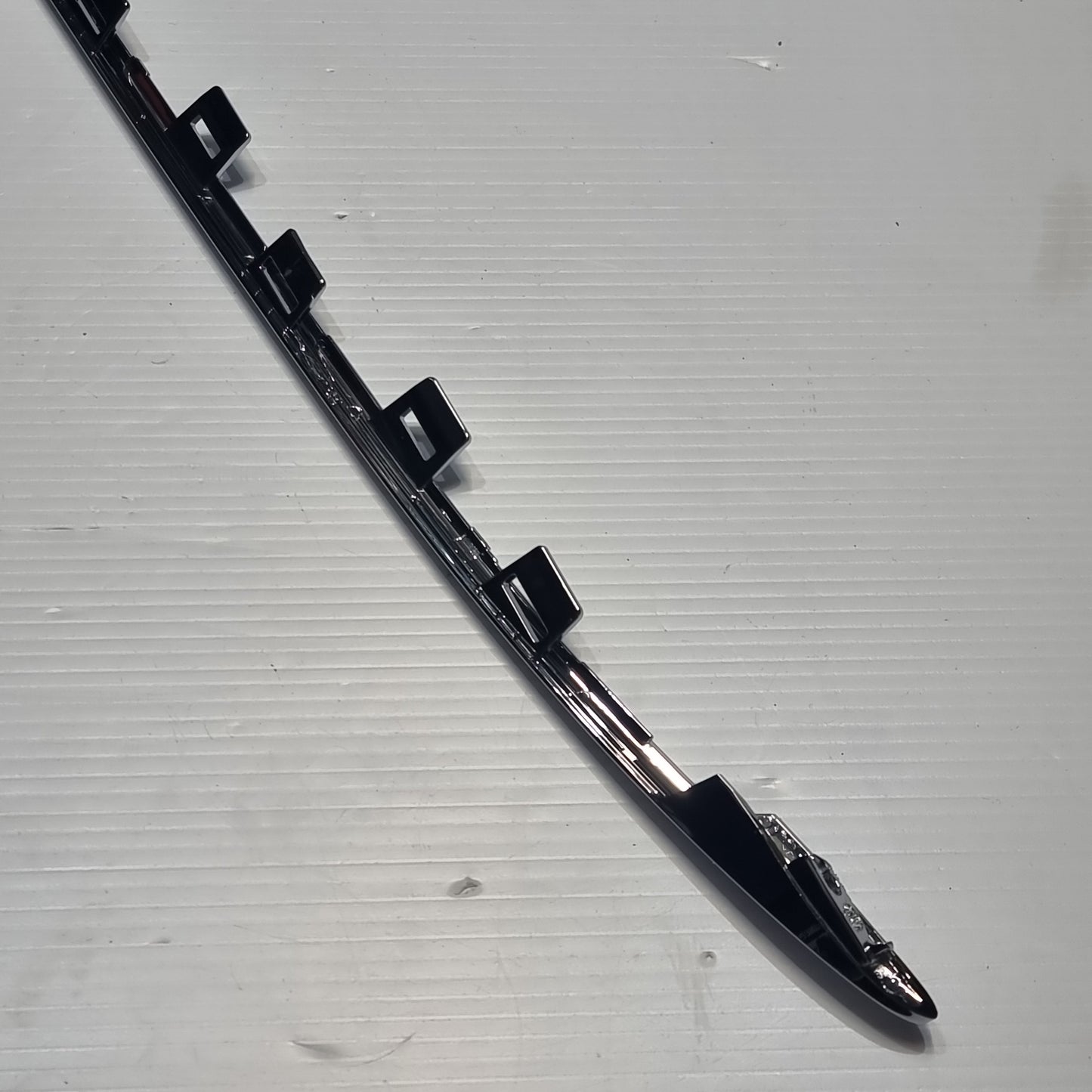 Genuine Front Bumper Chrome Moulding - Fiat 500 2015- | 735642297