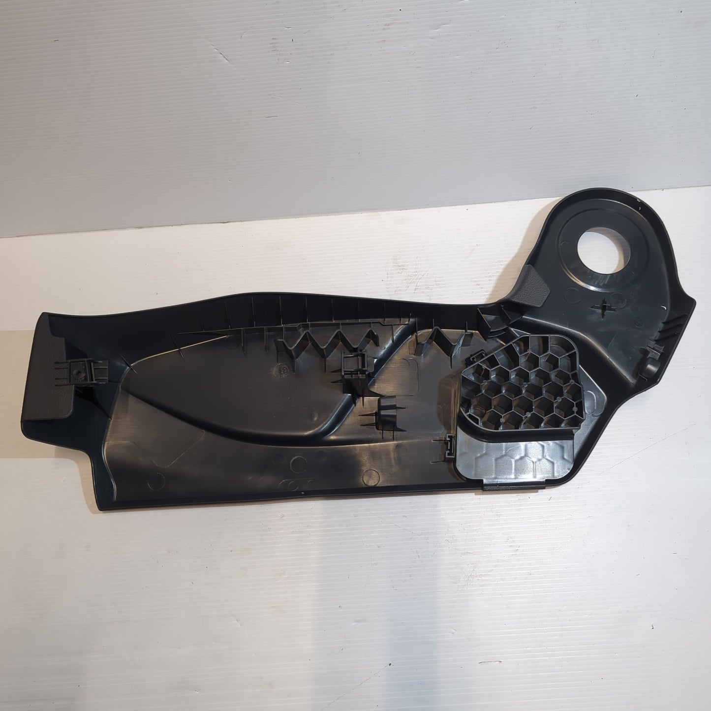Genuine Right Seat Lower Cover - Ford Focus C-Max 2010-2015 | 1812257
