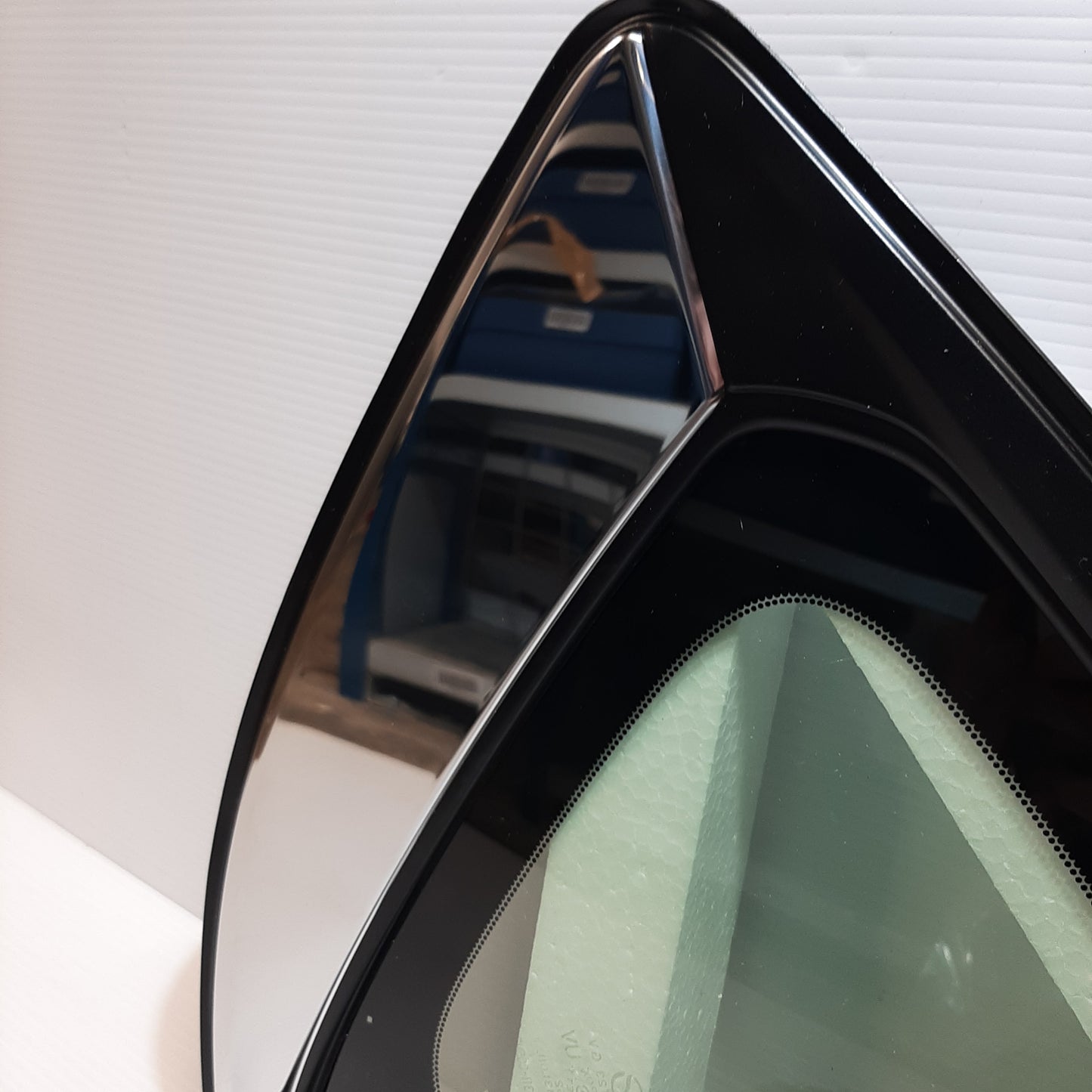 Genuine Side Glass (R) - Mazda | KD2W62950A9D