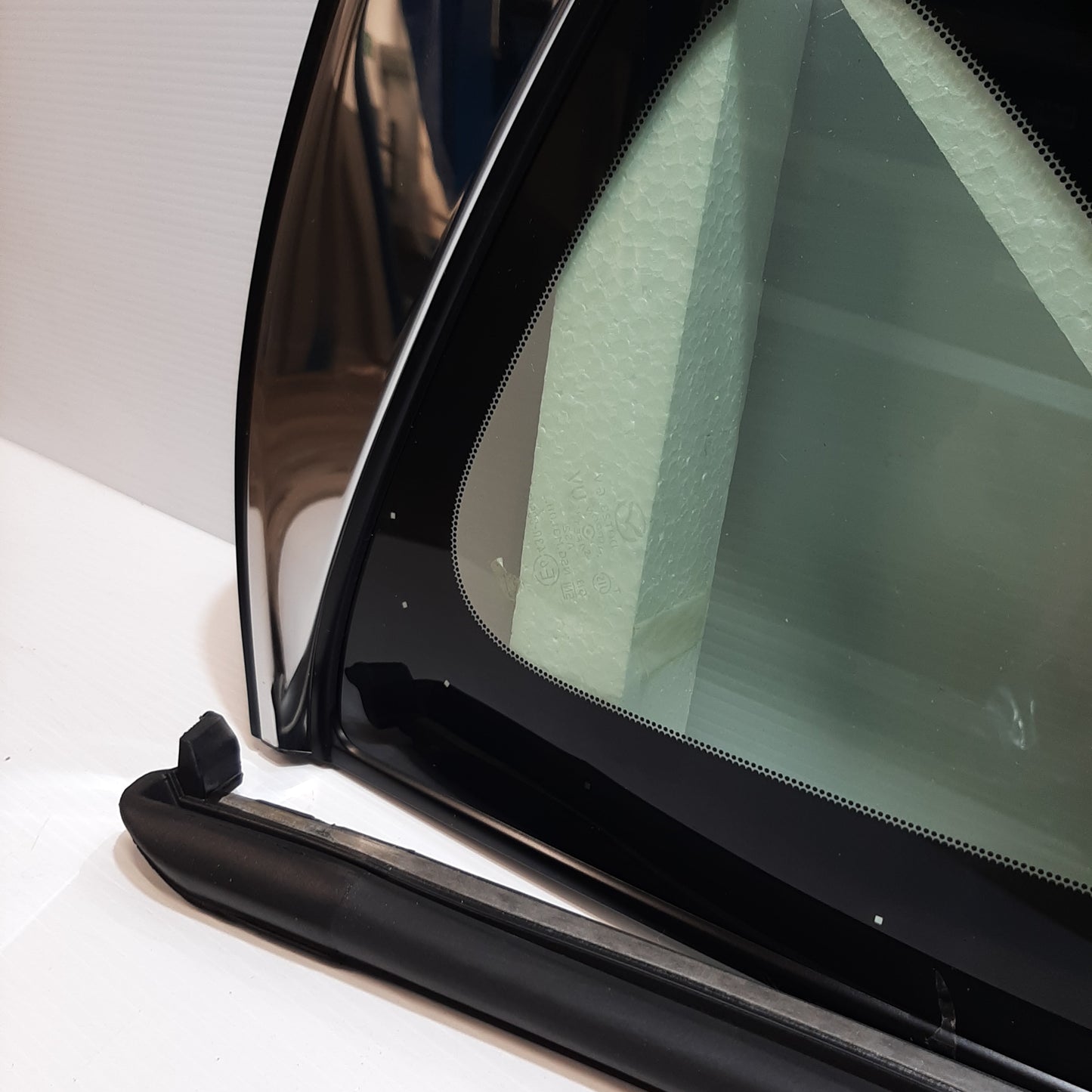 Genuine Side Glass (R) - Mazda | KD2W62950A9D