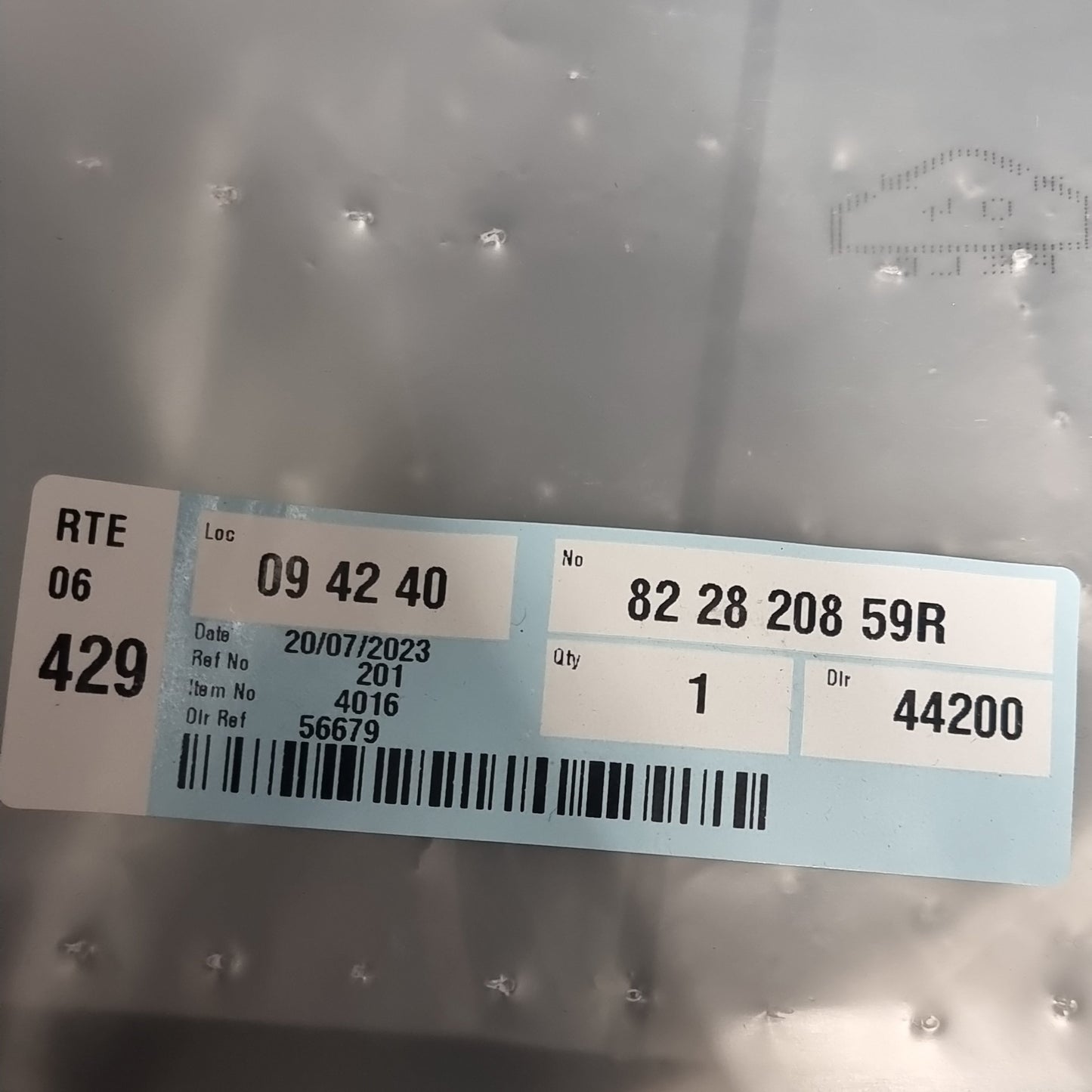 Genuine Renault Enjoliveur Montan | 82 28 208 59R