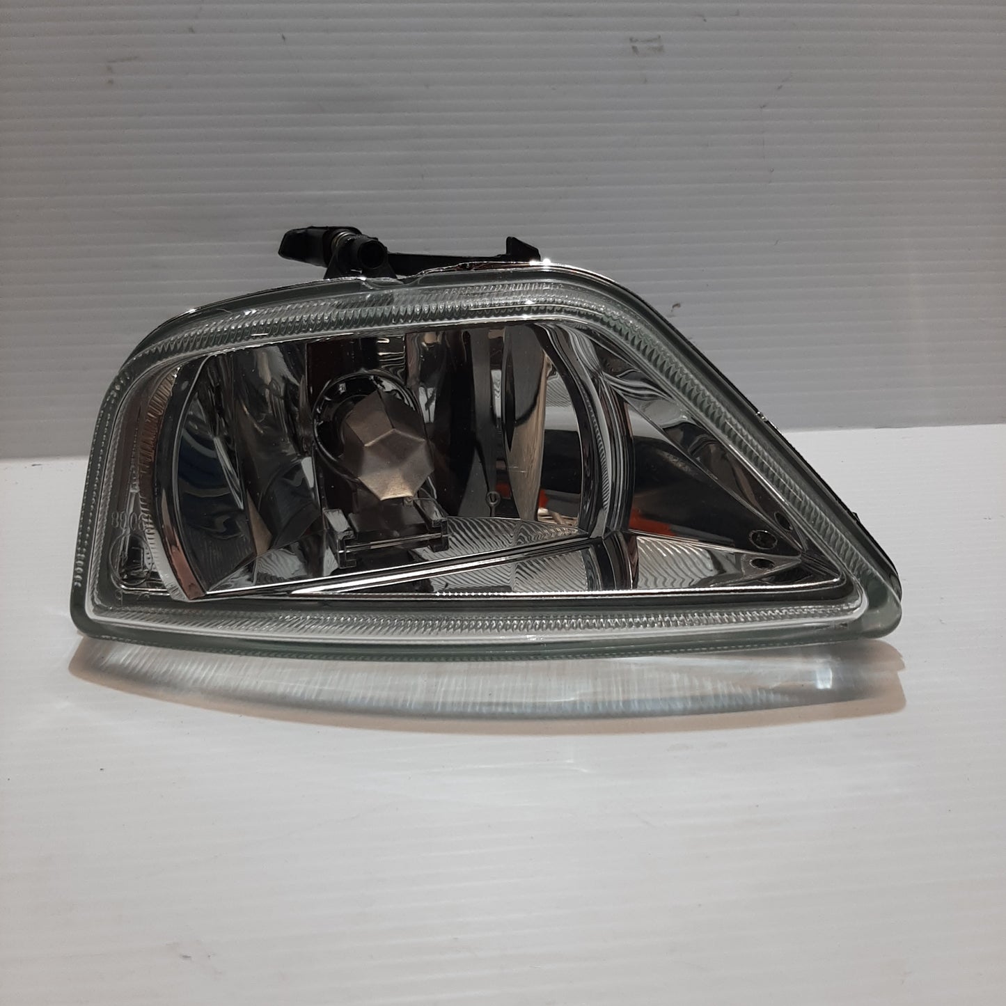 Genuine Front Left Fog Lamp - Ford Focus 2001-2004 | 1306253