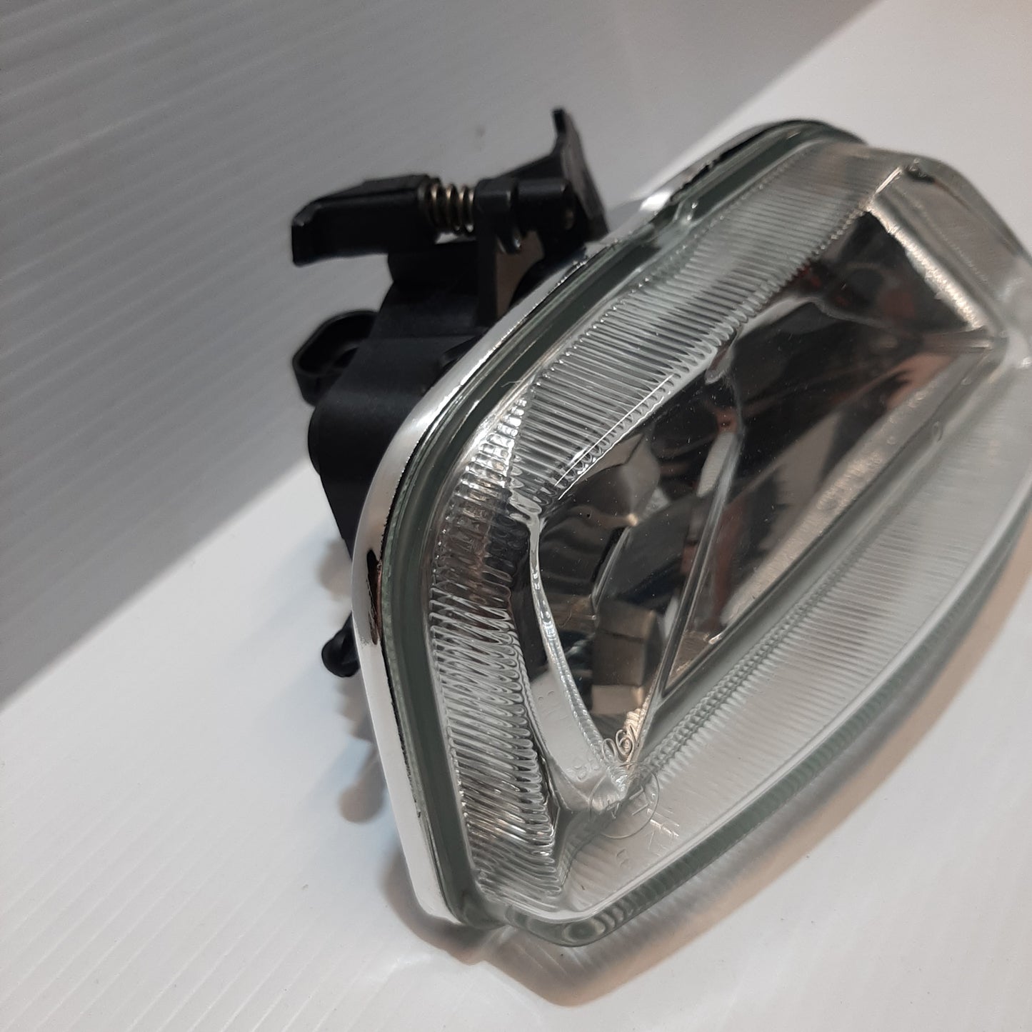 Genuine Front Left Fog Lamp - Ford Focus 2001-2004 | 1306253