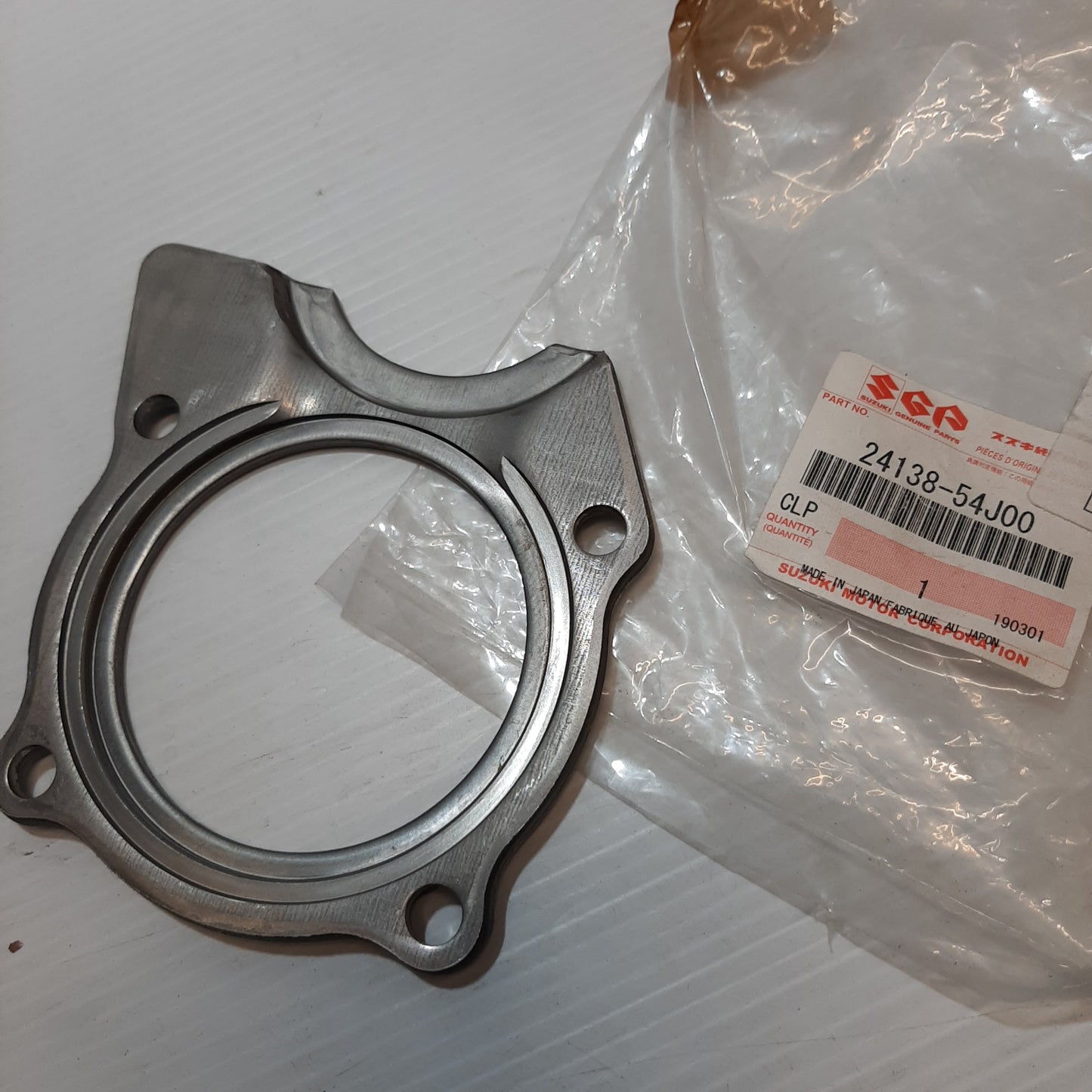 Genuine Retainer Output Shaft - Suzuki Grand Vitara | 24138-54J00-000