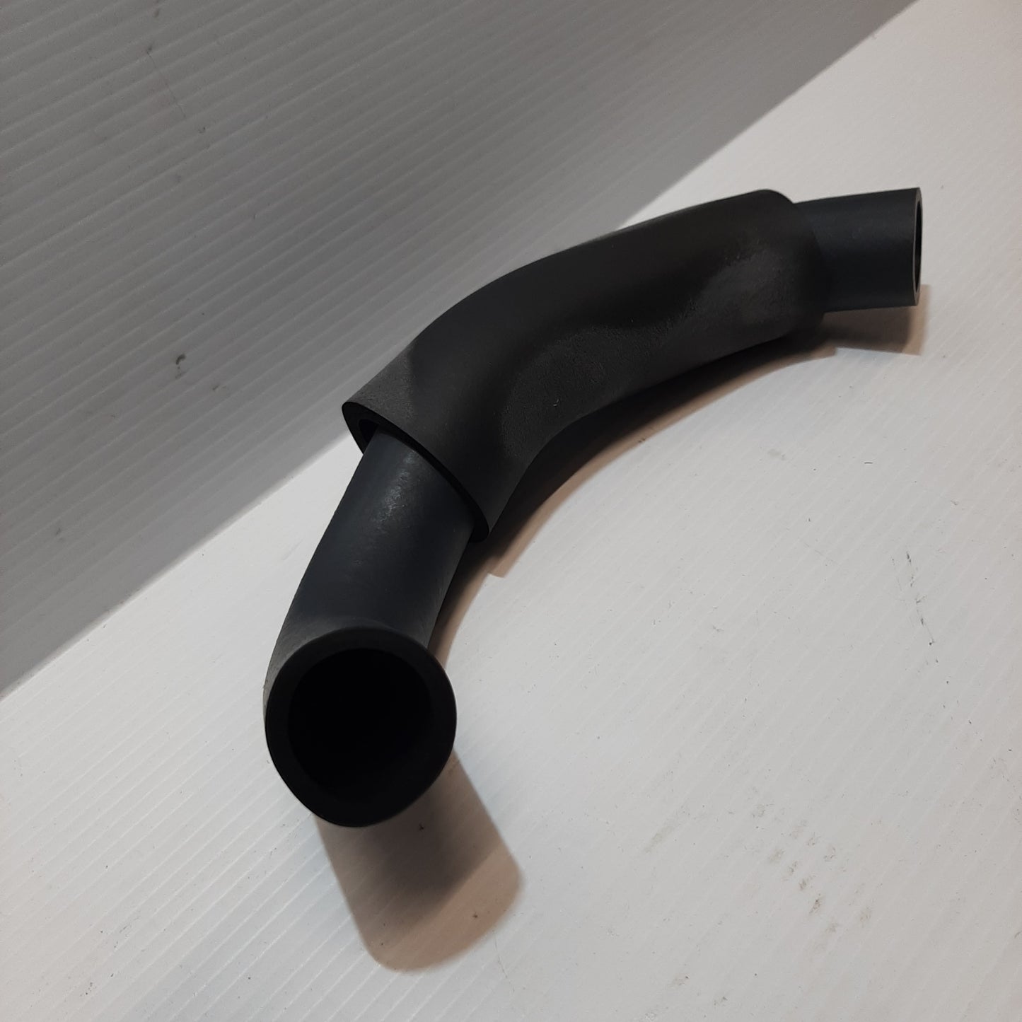 Genuine Breather Hose - Suzuki Grand Vitara | 11191-68DB0-000