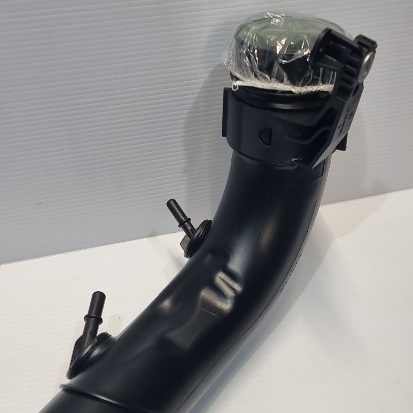Genuine Engine Air Intake Hose - Ford Fiesta / Focus 2018-2019 | 2254250