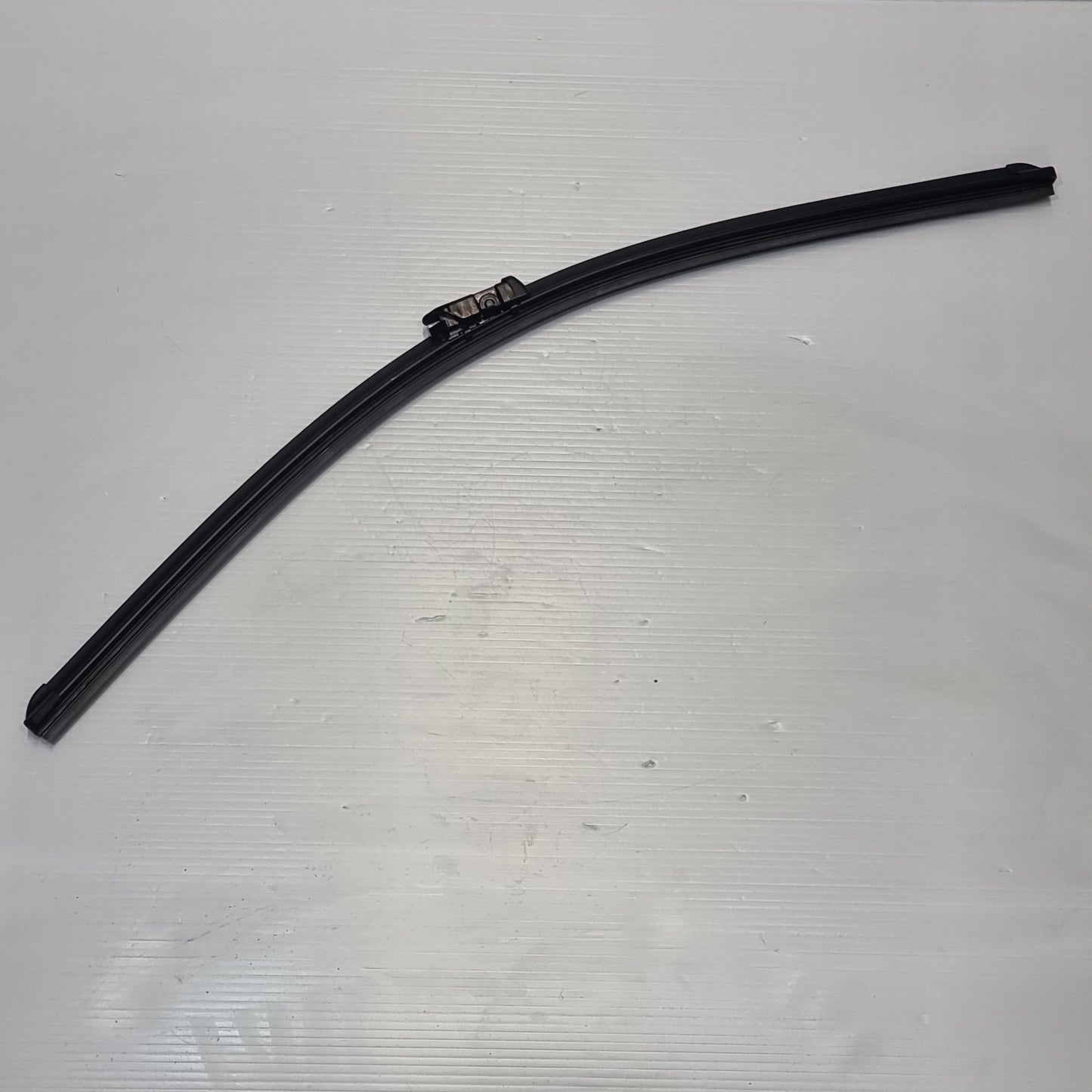 Genuine Driver Side Wiper Blade - Vauxhall Combo D | 95513879