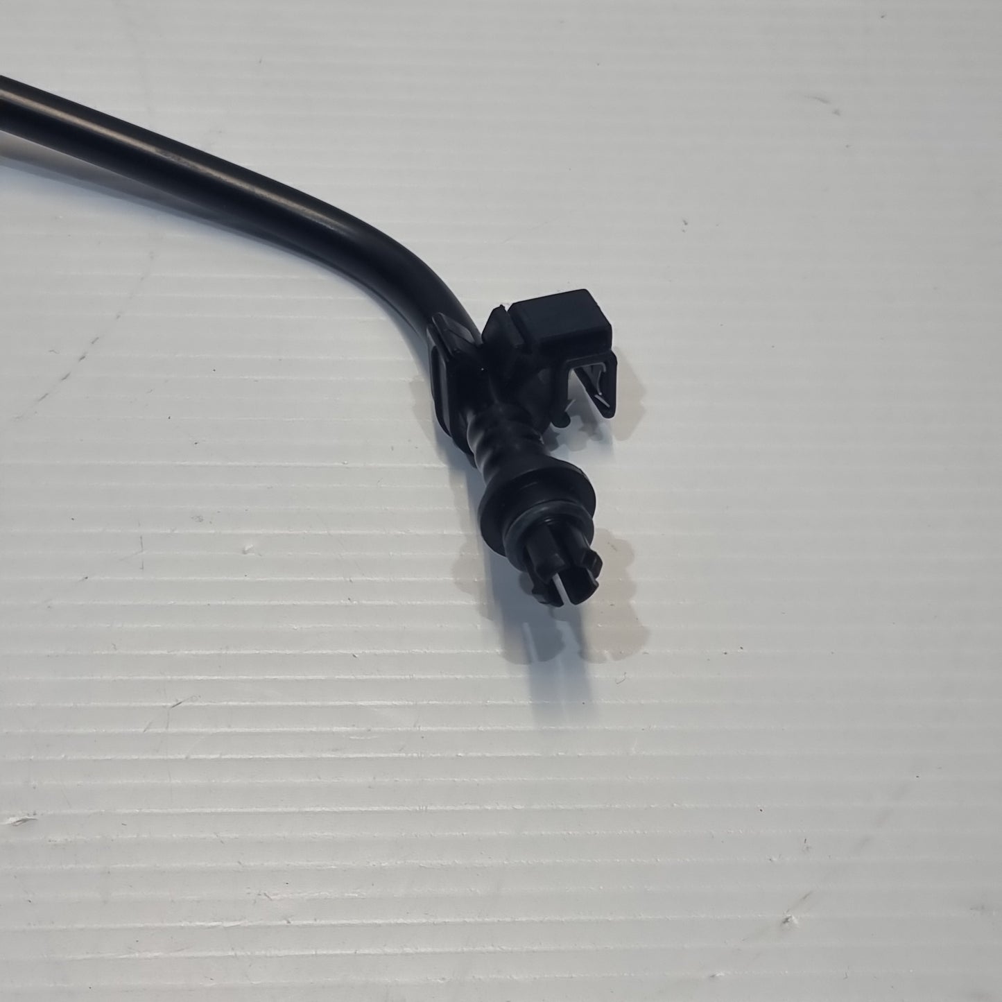 Genuine Fuel Pipe - Nissan Juke / Note / Pulsar / Cube | 1751000Q0G