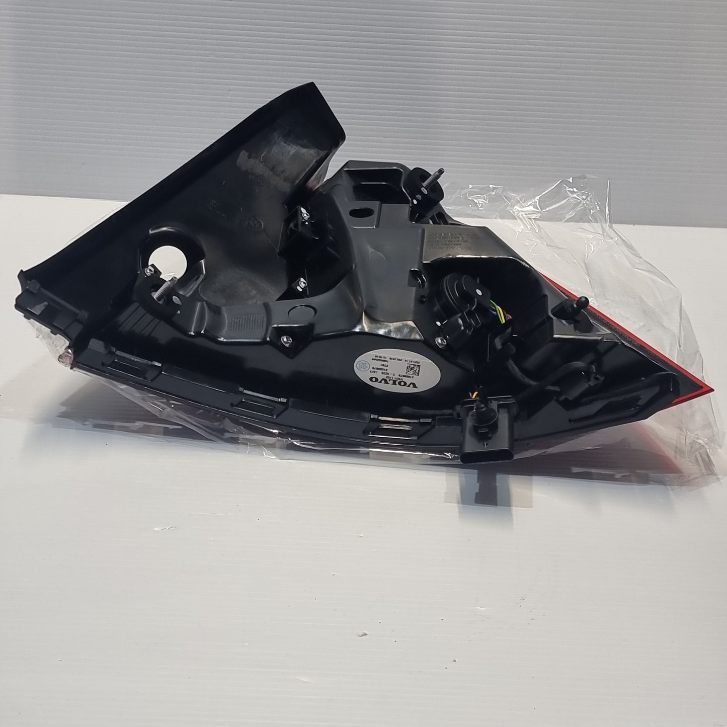 Genuine Rear Left Lamp Body - Volvo S60 Mk3 | 31689679