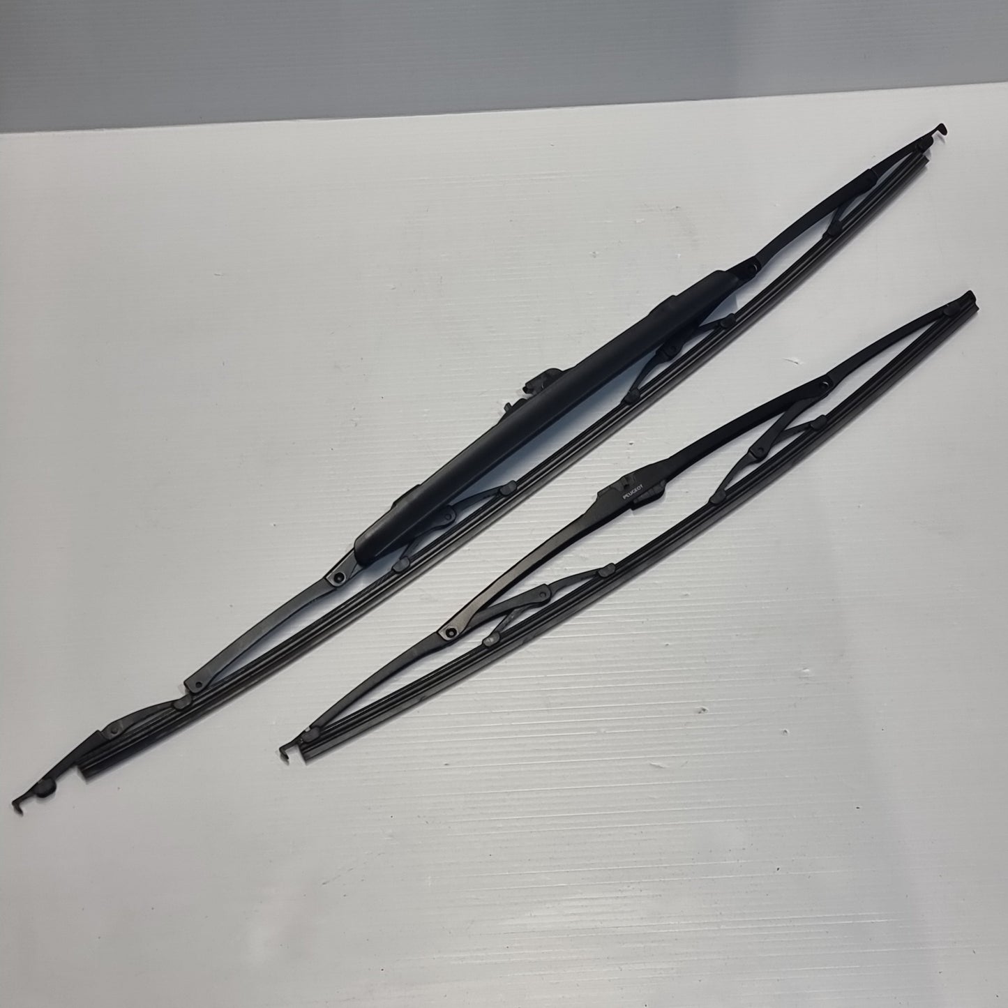 2x Genuine Front Wiper Blades - Peugeot 406 / 806 / Expert | 6426LE
