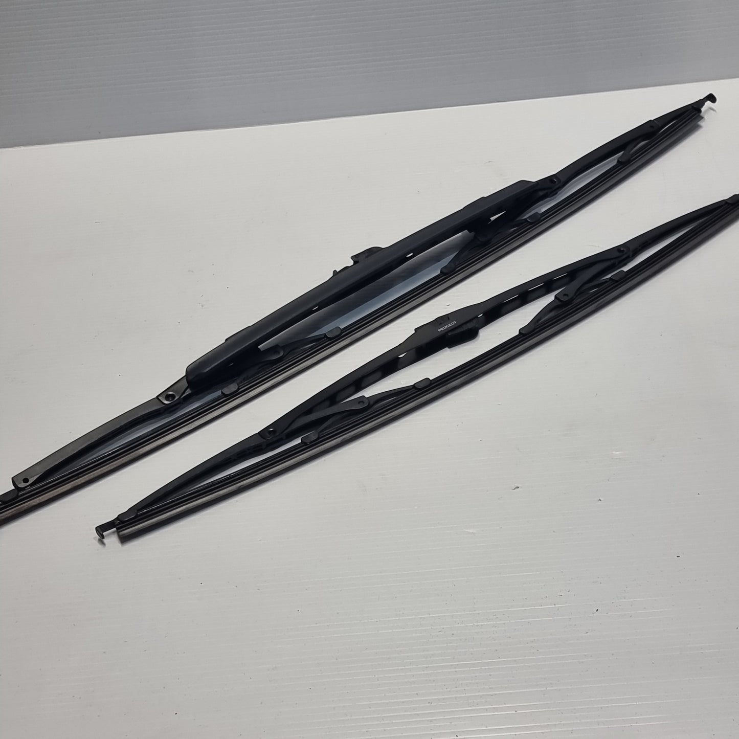 2x Genuine Front Wiper Blades - Peugeot 406 / 806 / Expert | 6426LE