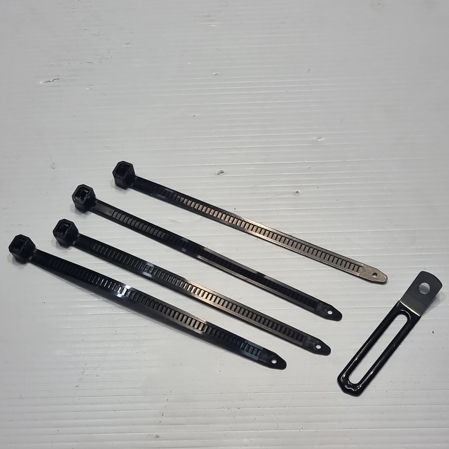 Genuine Hyundai Lead Wire Kit | 919002L100QQH