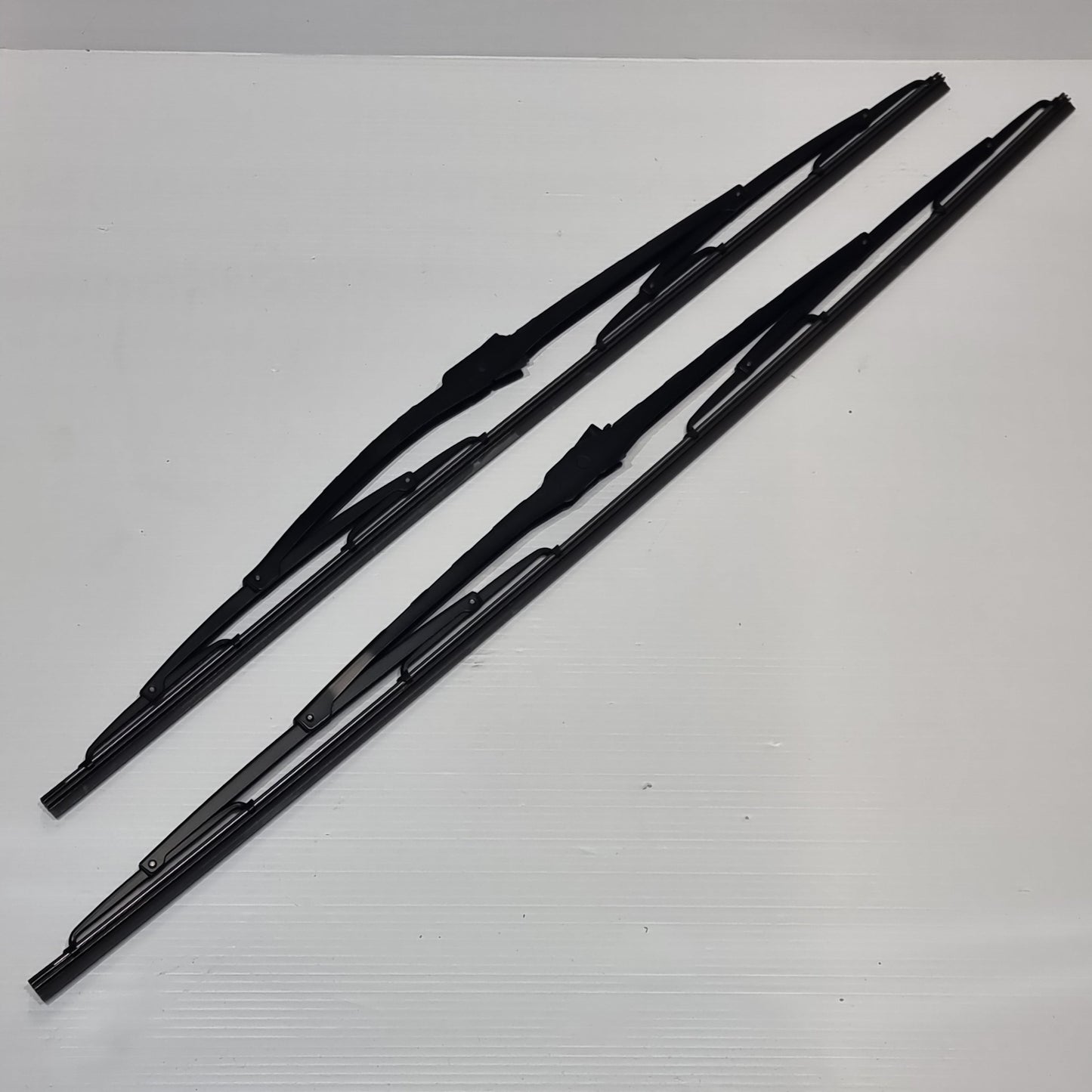 2x Genuine 28/24" Wiper Blade - Ford Transit 2000-2009 | 2123299