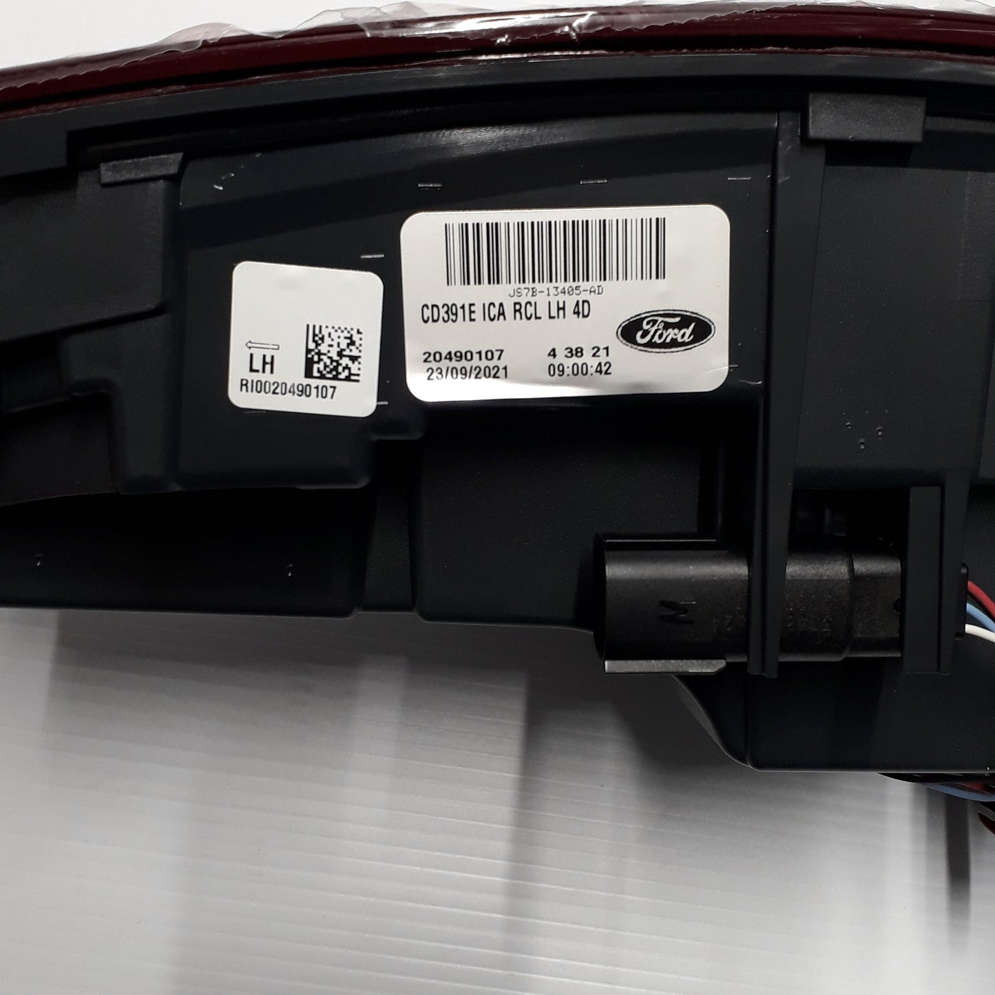 Genuine Left Rear Taillight - Ford Mondeo | 2374216