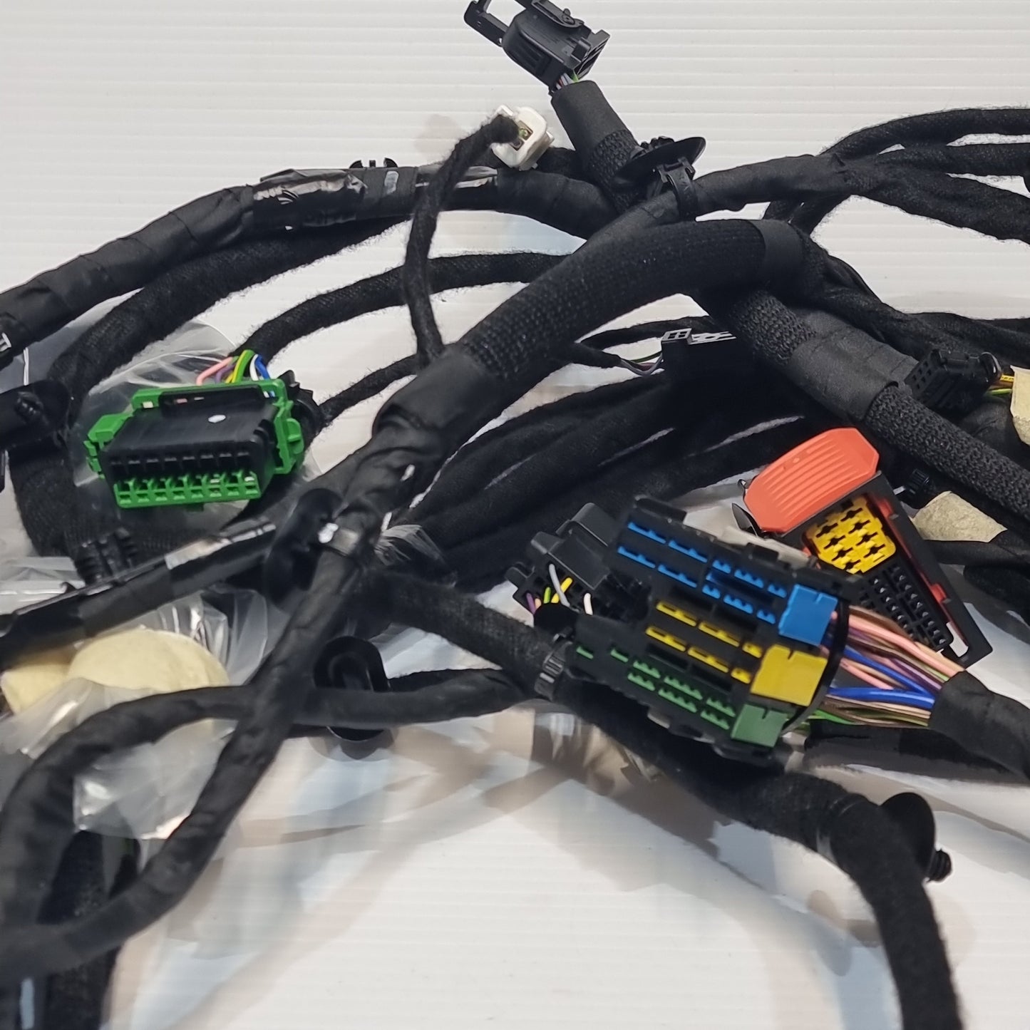 Genuine Centre Console Harness - Peugeot 3008 / 5008 | 1635526780