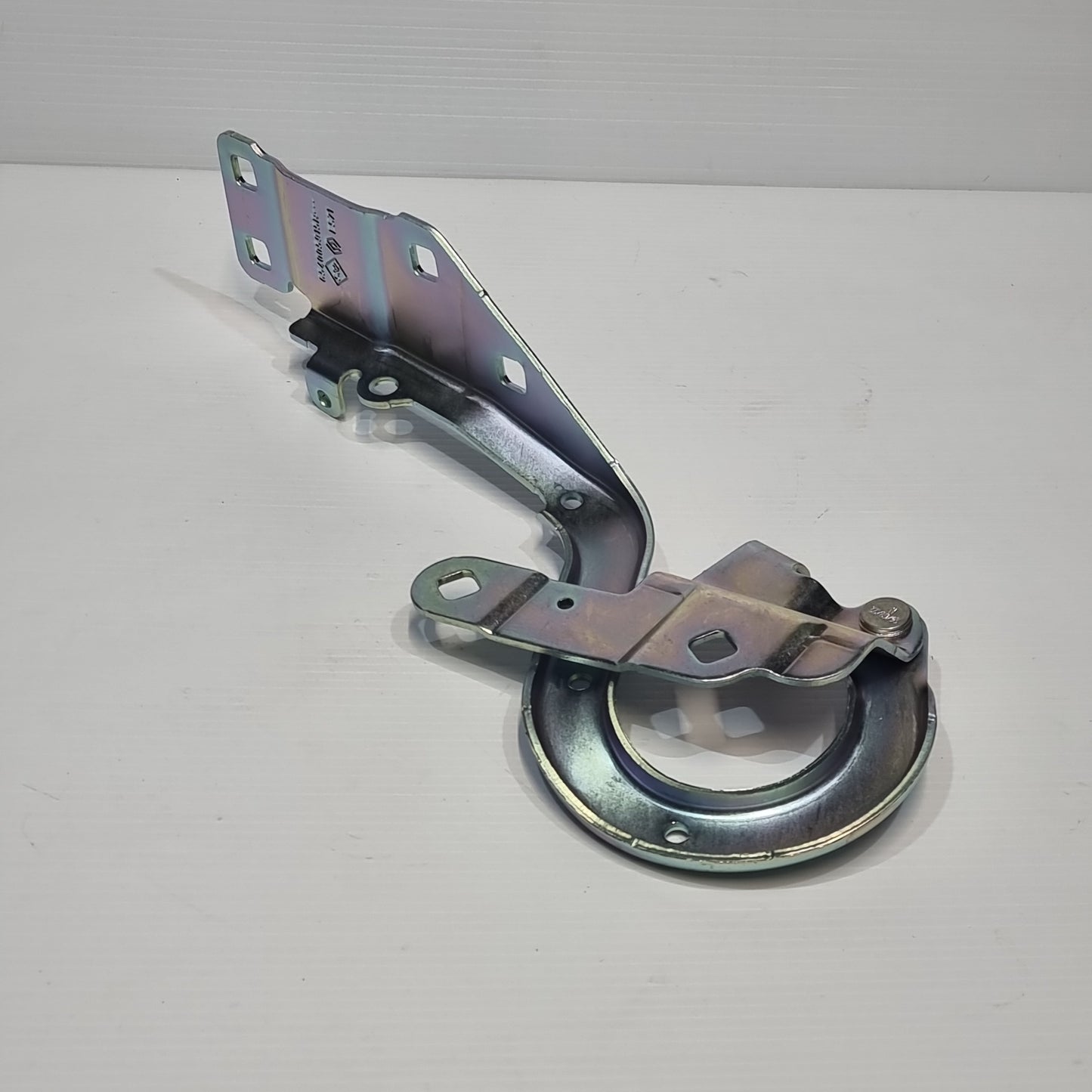 Genuine Hood Right Hinge - Renault Kaptur | 654005915R