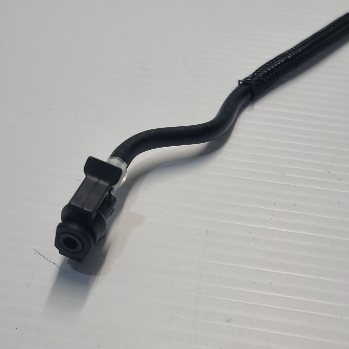 Genuine Engine Cooling Bleeder Hose - Volvo XC90 / V70 / XC60 / S80 | 31274900