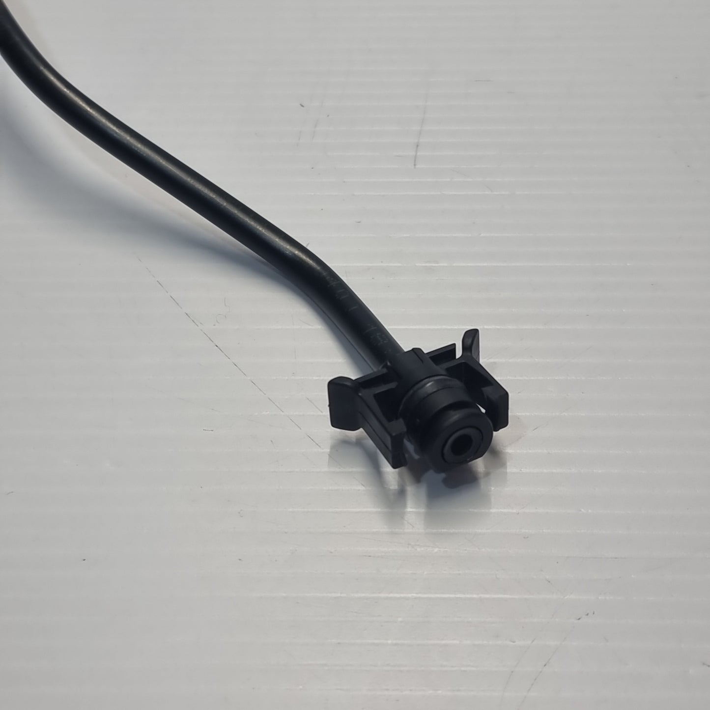 Genuine Engine Cooling Bleeder Hose - Volvo XC90 / V70 / XC60 / S80 | 31274900