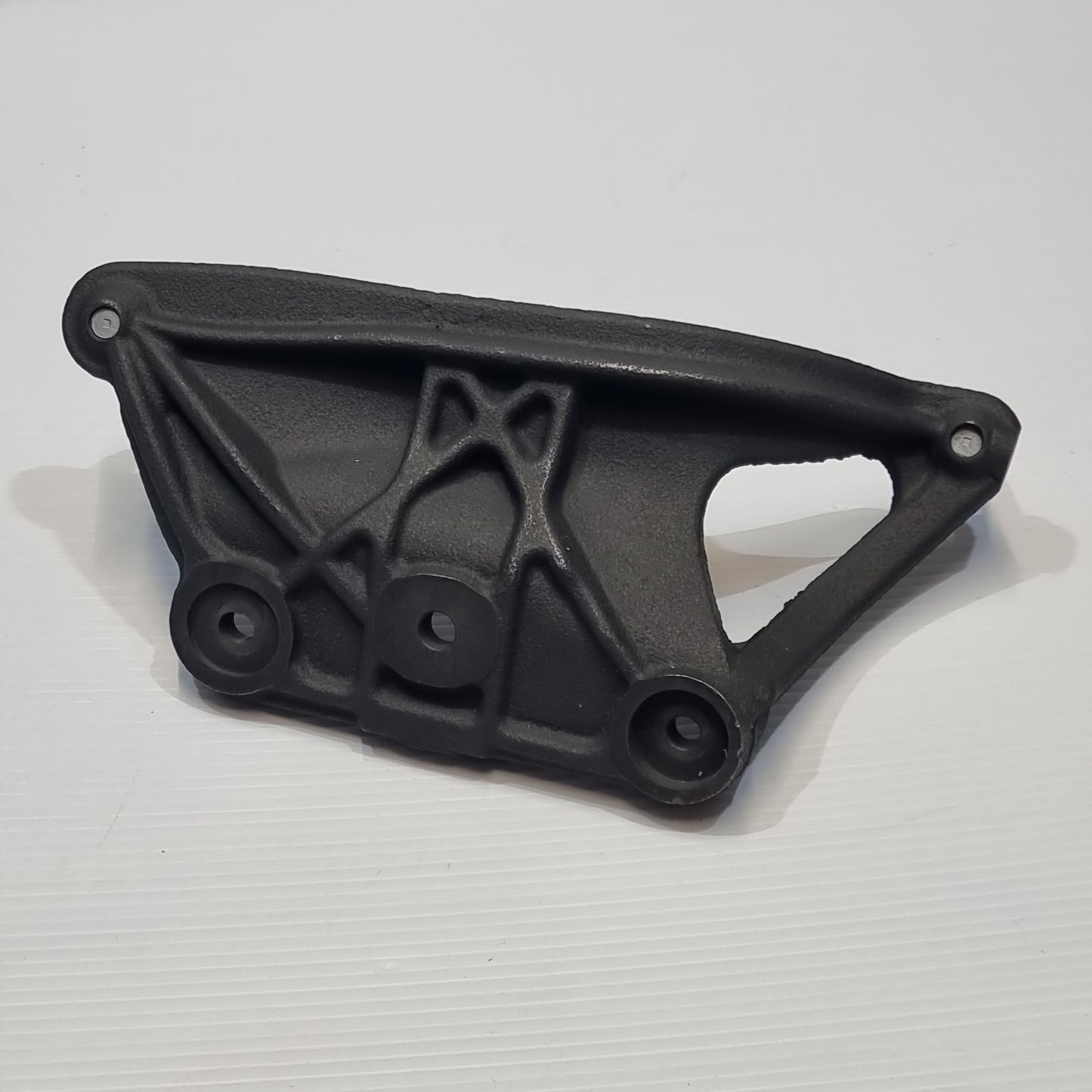 Genuine Bracket - Suzuki | 14135-55P00-000