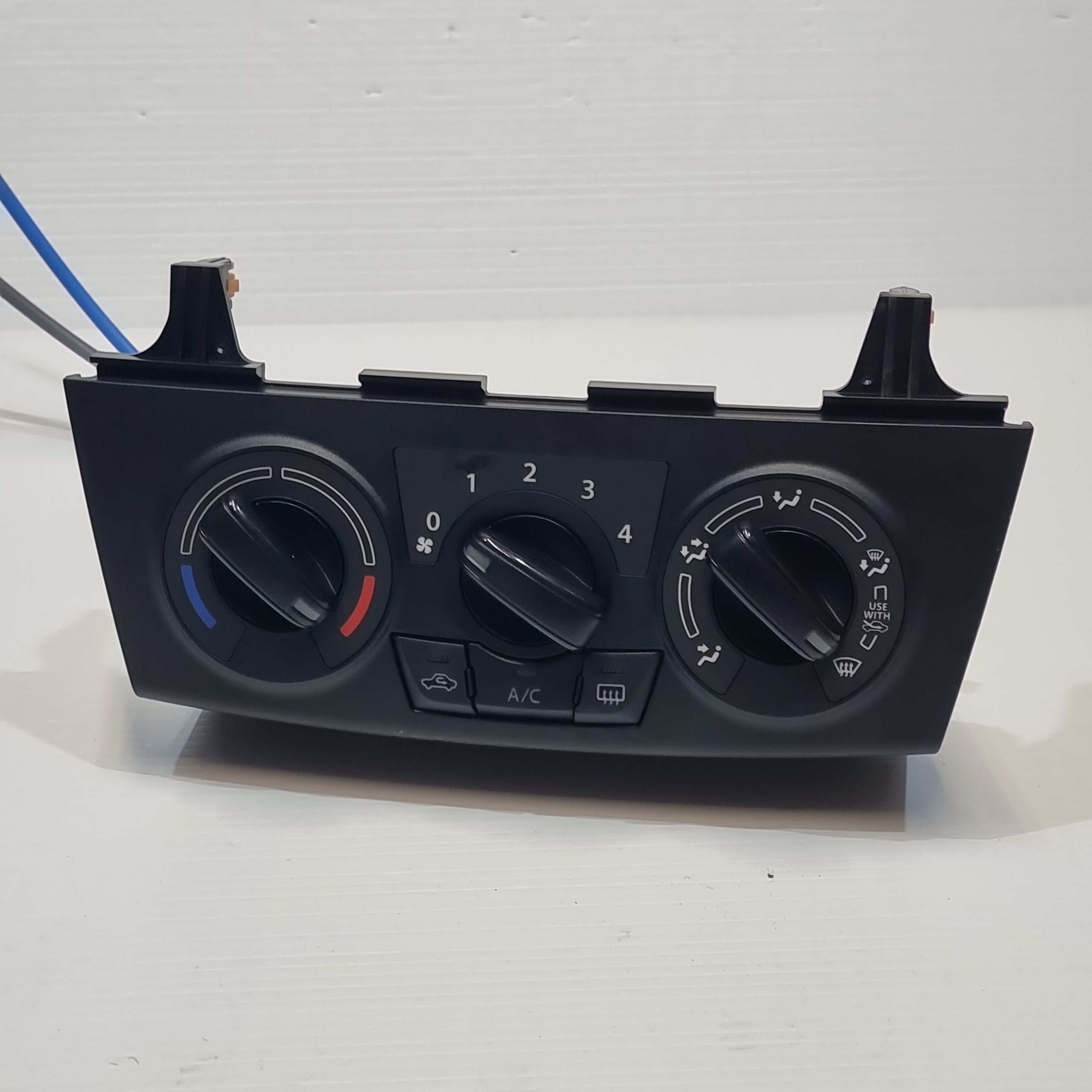 Mitsubishi OEM Heater & A/C Control Knob Set - Black, For Lancer & Outlander 2002-2007 - MR500925, MR500926