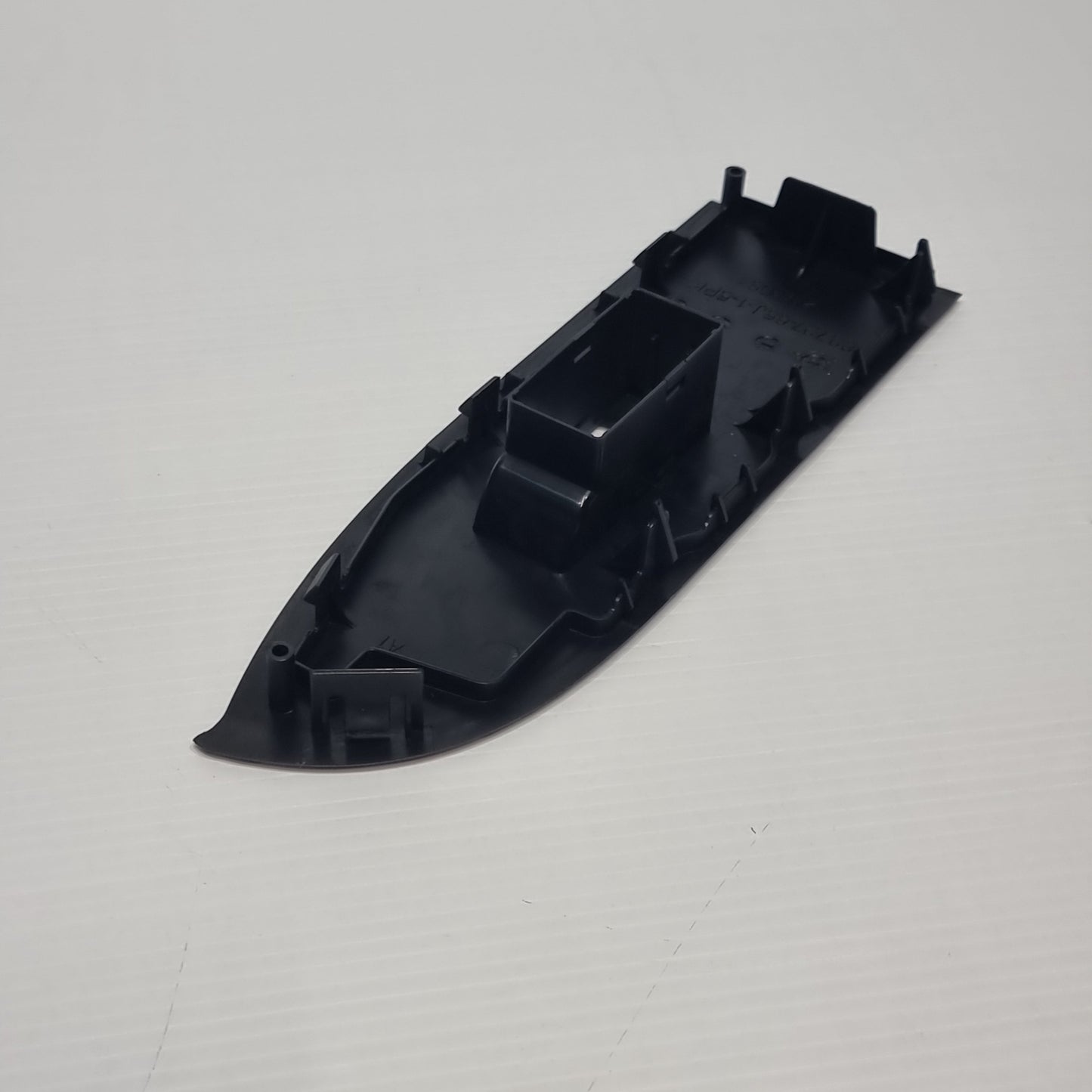 Genuine Window Console - Suzuki Escudo / Grand Vitara | 83727-65J10-5PK