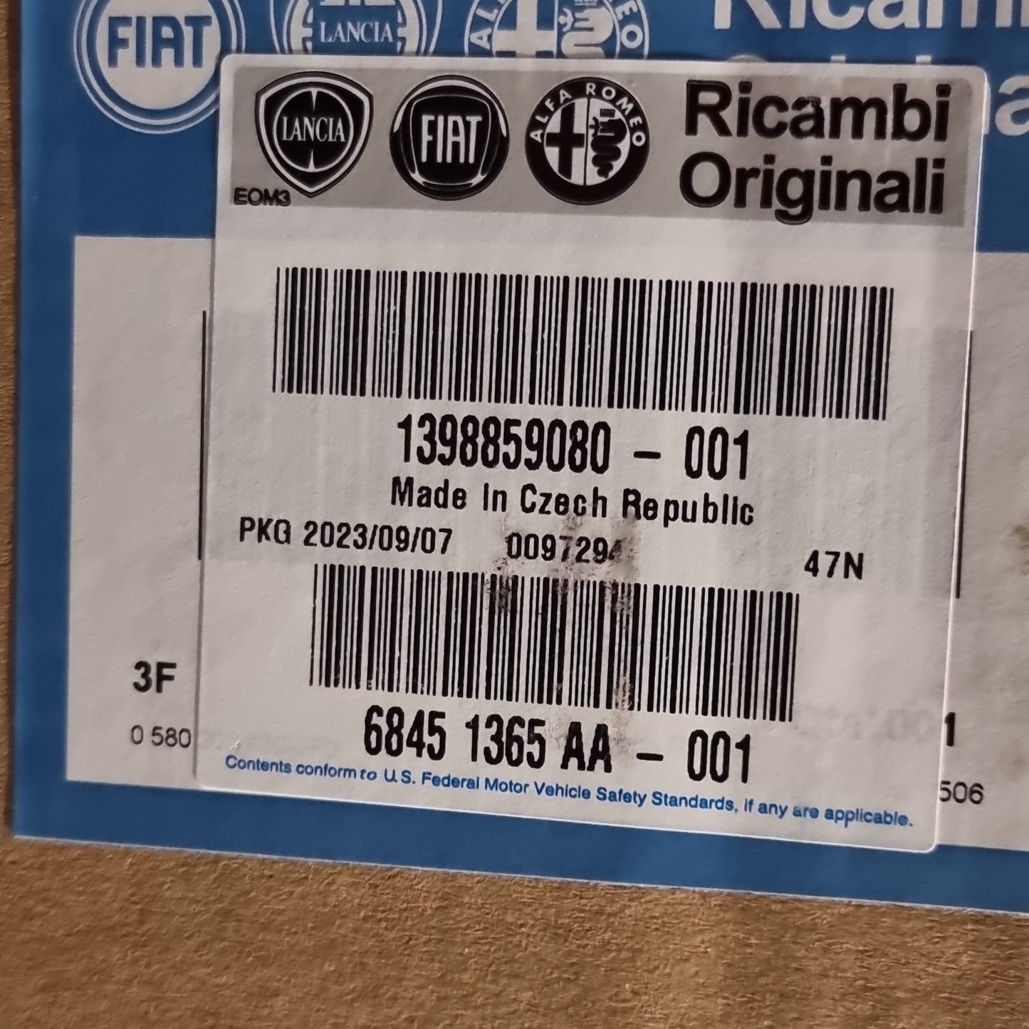 Genuine Left Front Door Window Seal - Vauxhall Movano B 2010- | 93197875