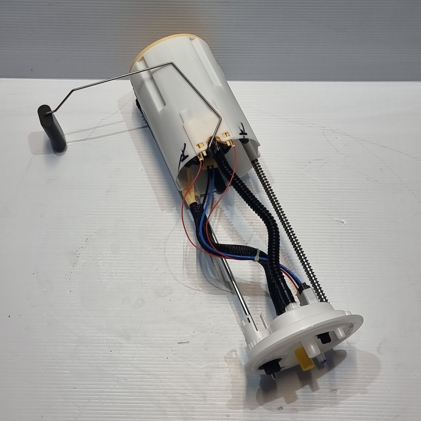 Genuine Left Front Door Window Seal - Vauxhall Movano B 2010- | 93197875