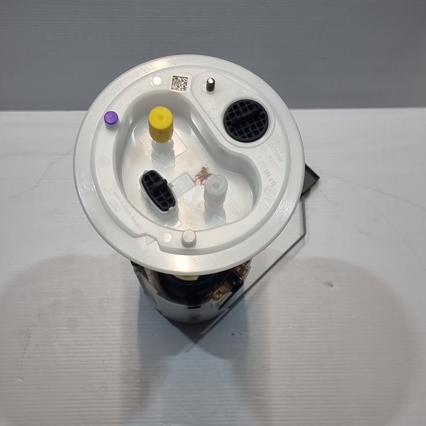 Genuine Left Front Door Window Seal - Vauxhall Movano B 2010- | 93197875