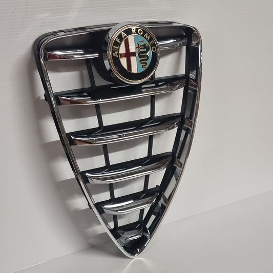 Radiator Grille - Alfa Romeo Mito Cloverleaf | 156102092